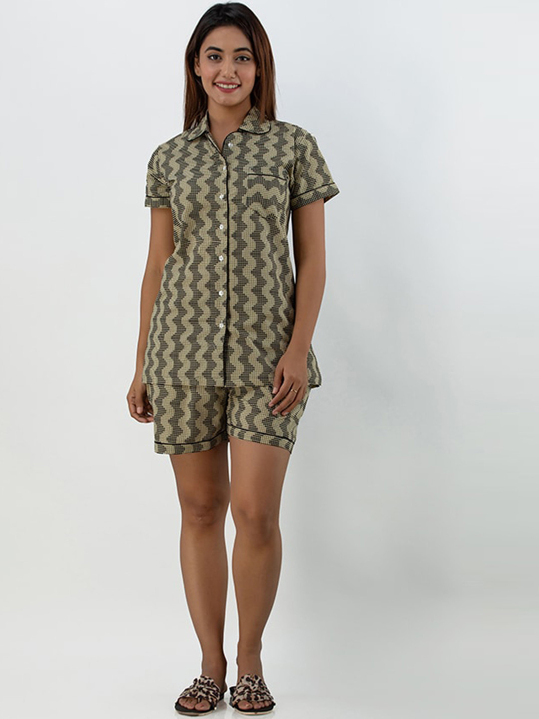 

SKY SHOPPIE Women Beige & Black Printed Pure Cotton Night suit