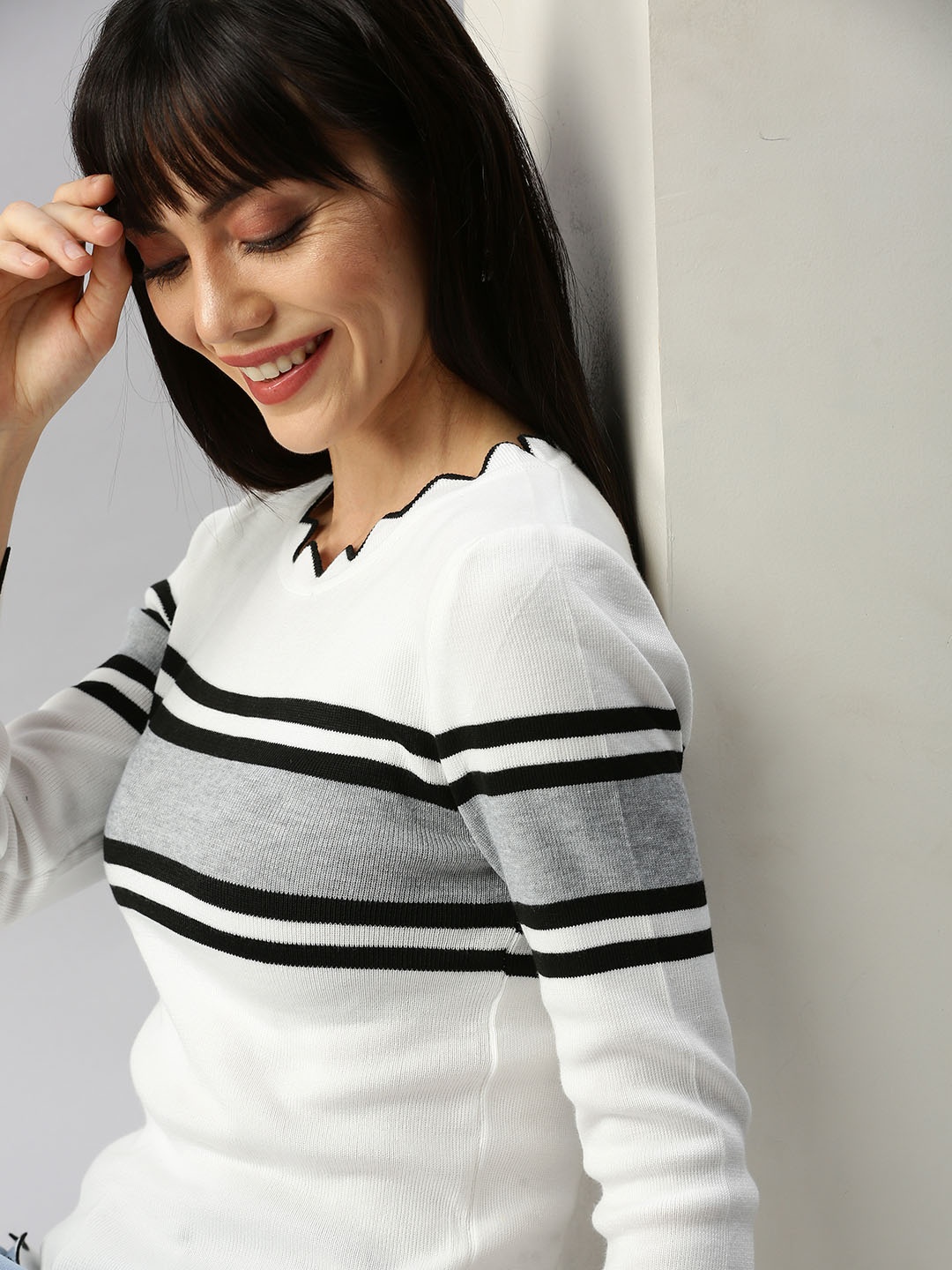 

SHOWOFF White Striped Top