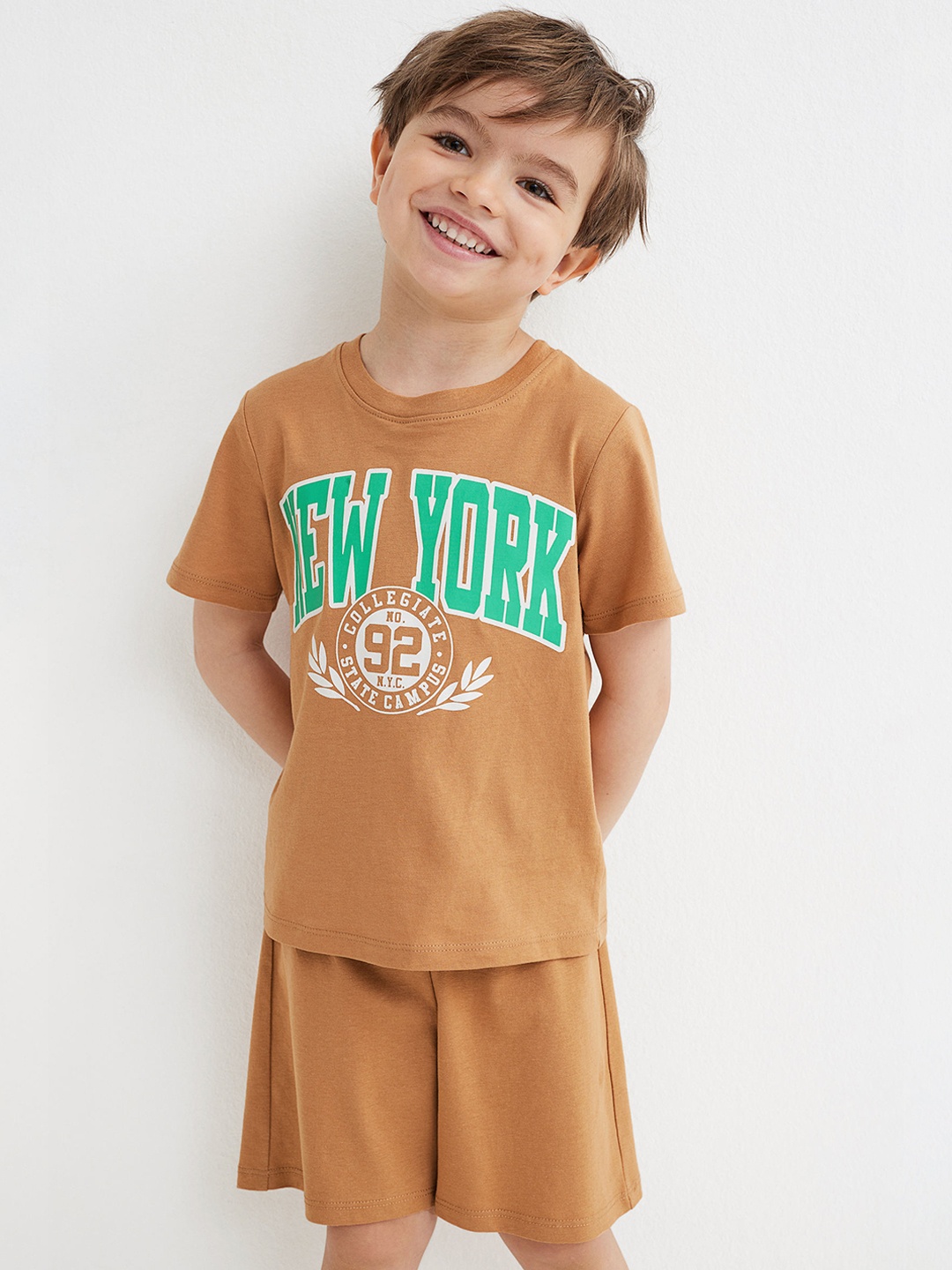 

H&M Boys Beige 2-Piece Cotton Jersey Set