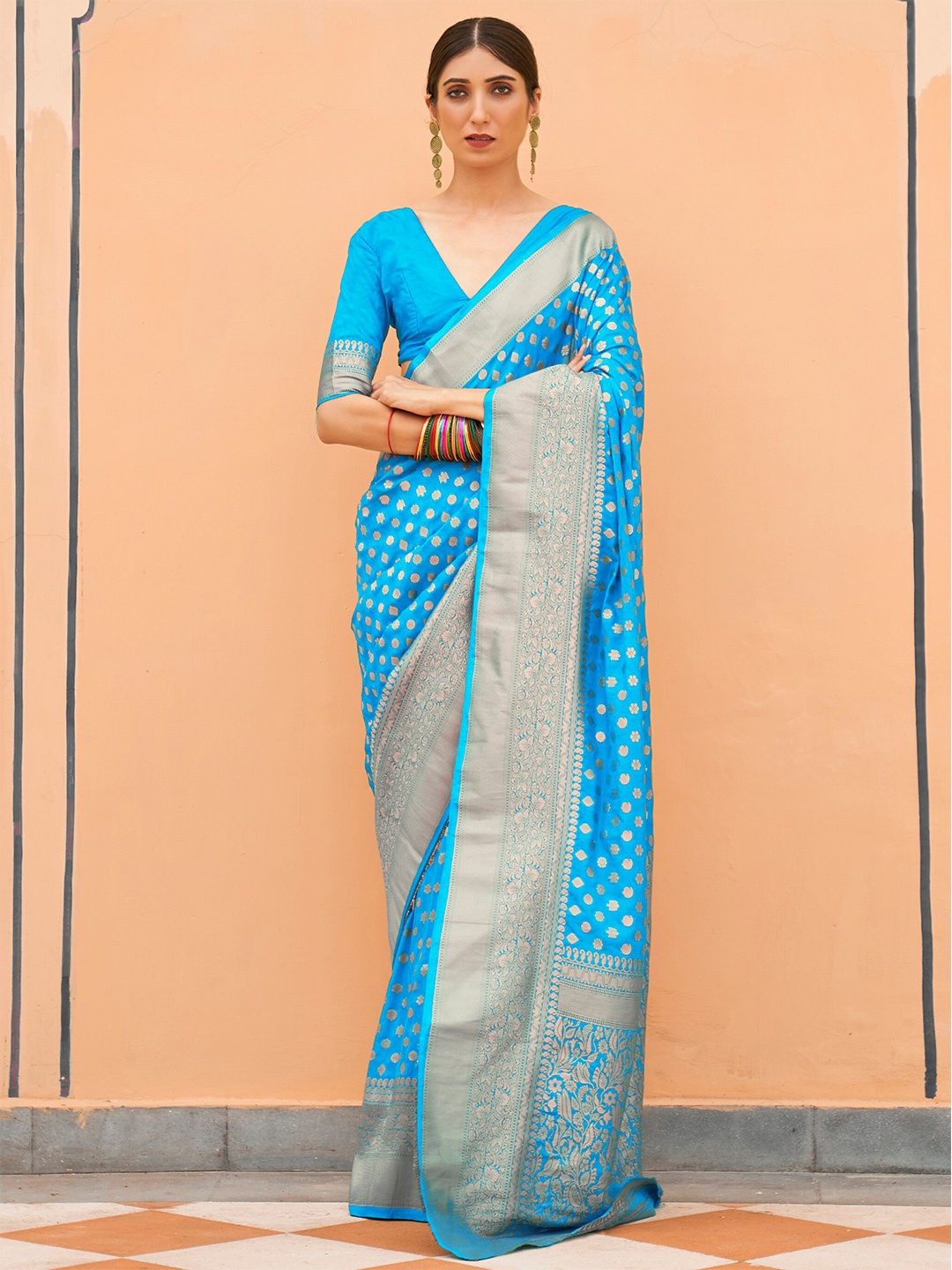 

Mitera Turquoise Blue & Gold-Toned Zari Banarasi Saree