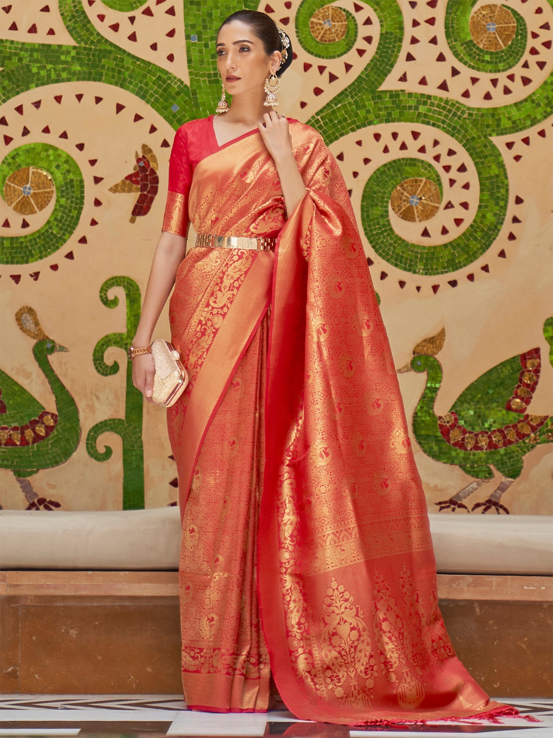 

Mitera Red & Gold-Toned Floral Zari Silk Blend Banarasi Saree