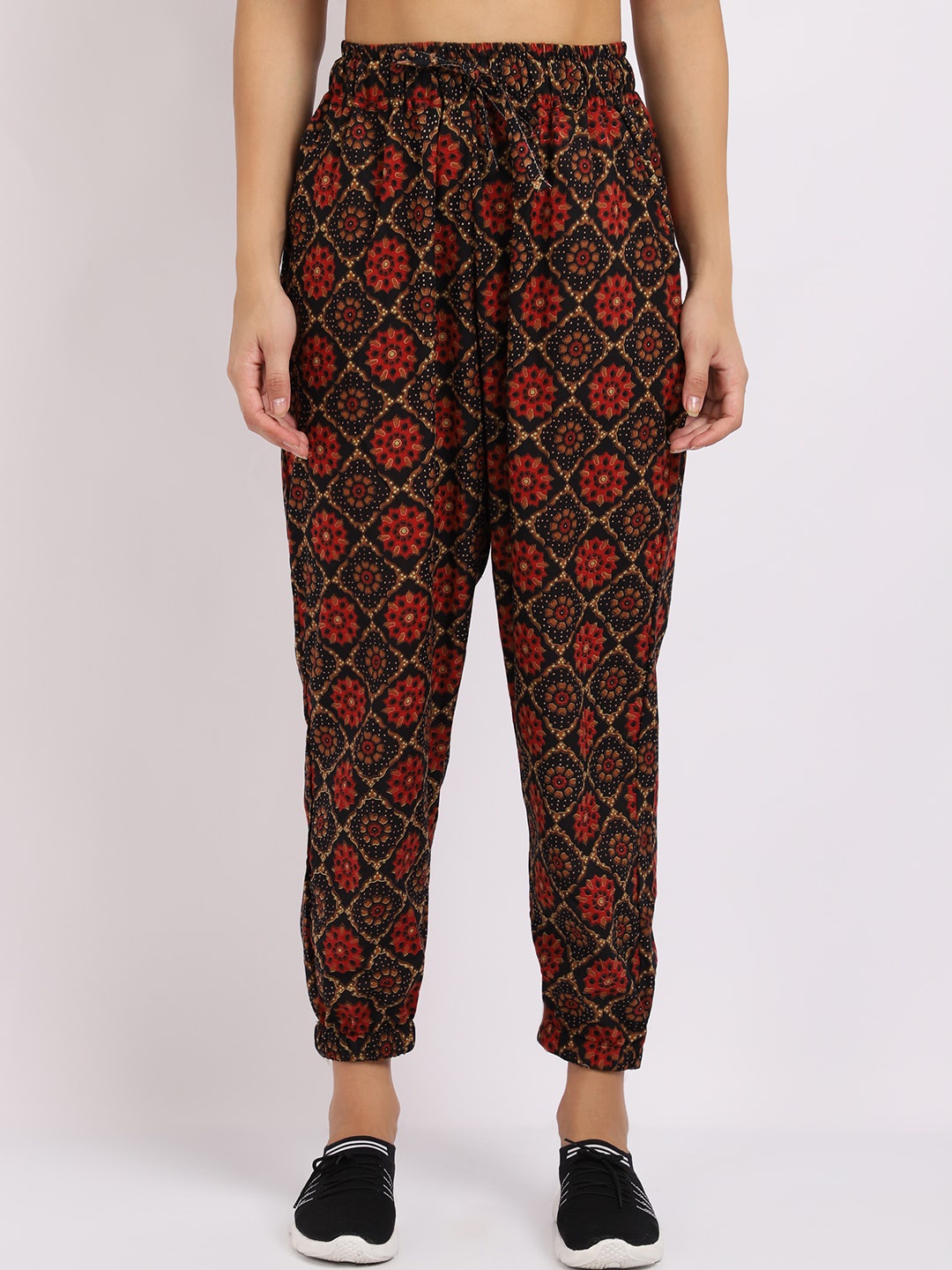 

TAG 7 Women Black Floral Printed Smart Loose Fit Joggers Trousers