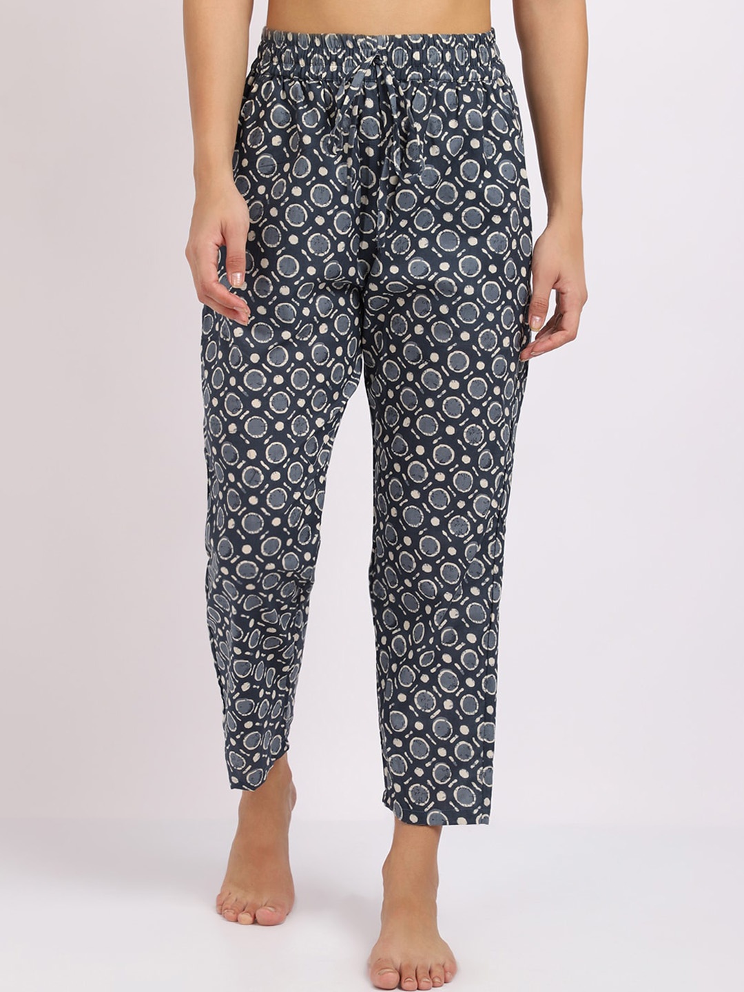 

TAG 7 Women Blue & White Printed Cotton Comfort-Fit Lounge Pants