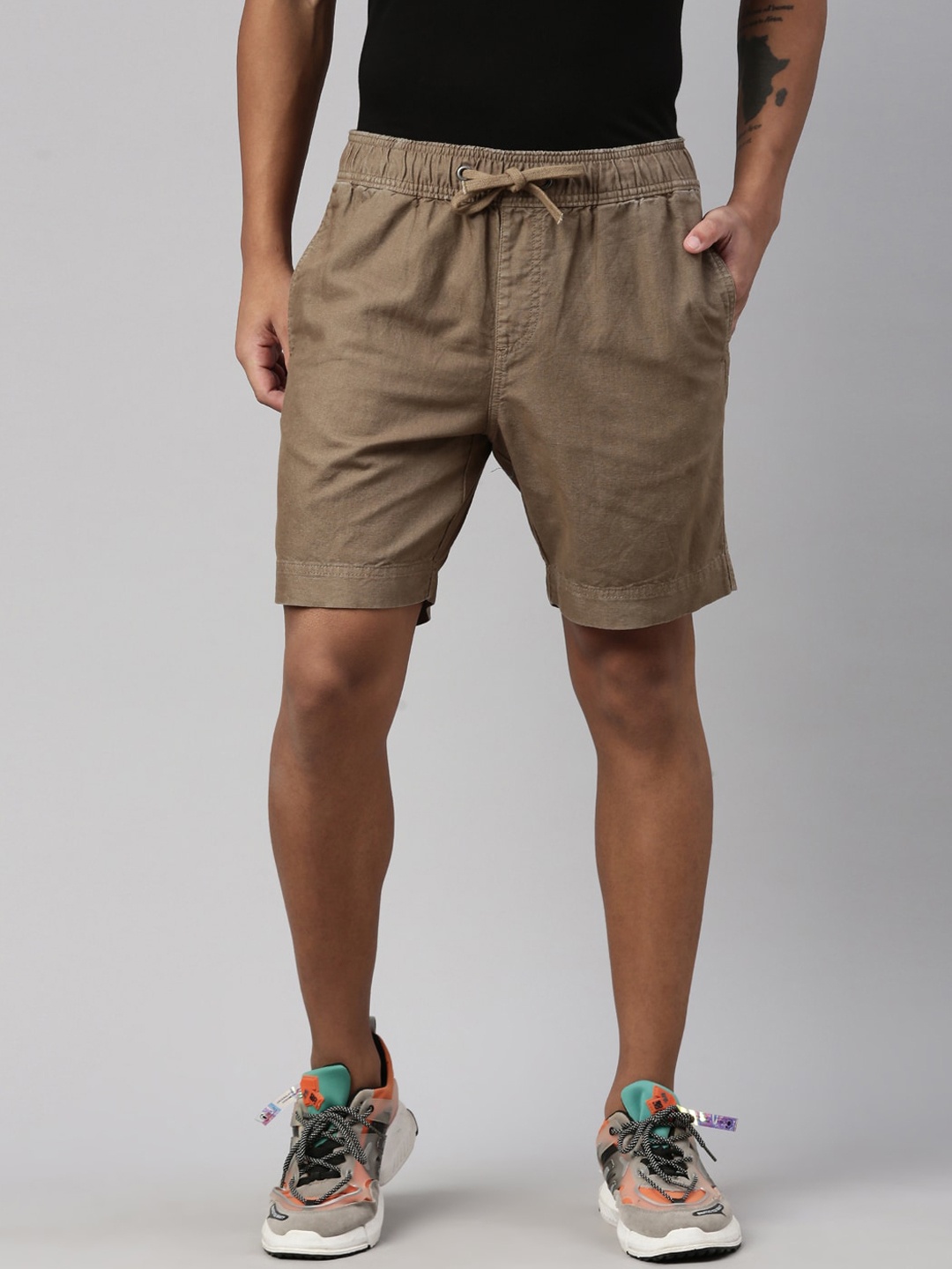 

Breakbounce Men Olive Green Slim Fit Shorts