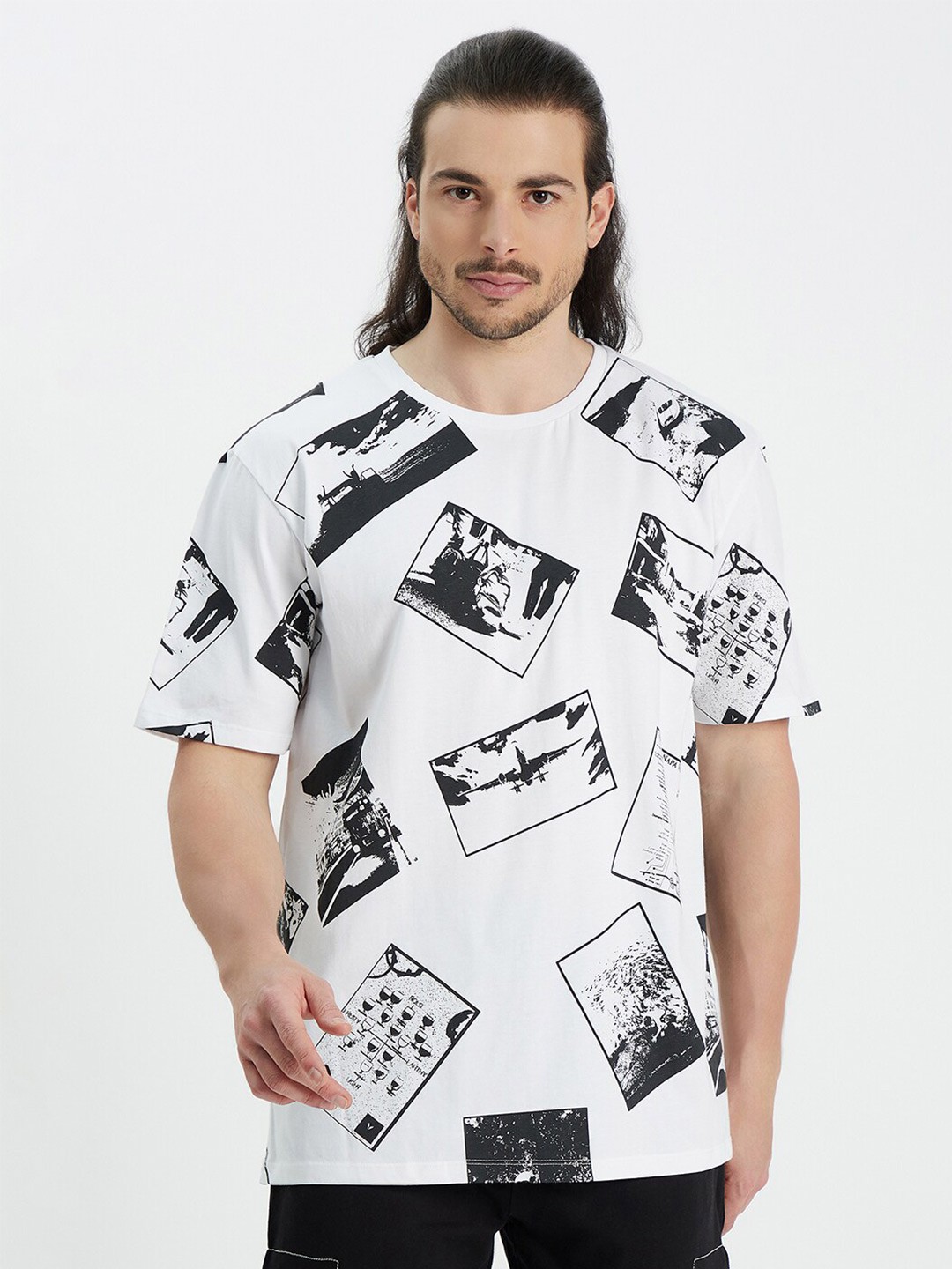 

EDRIO Men Black Printed Pure Cotton Raw Edge Oversized T-shirt