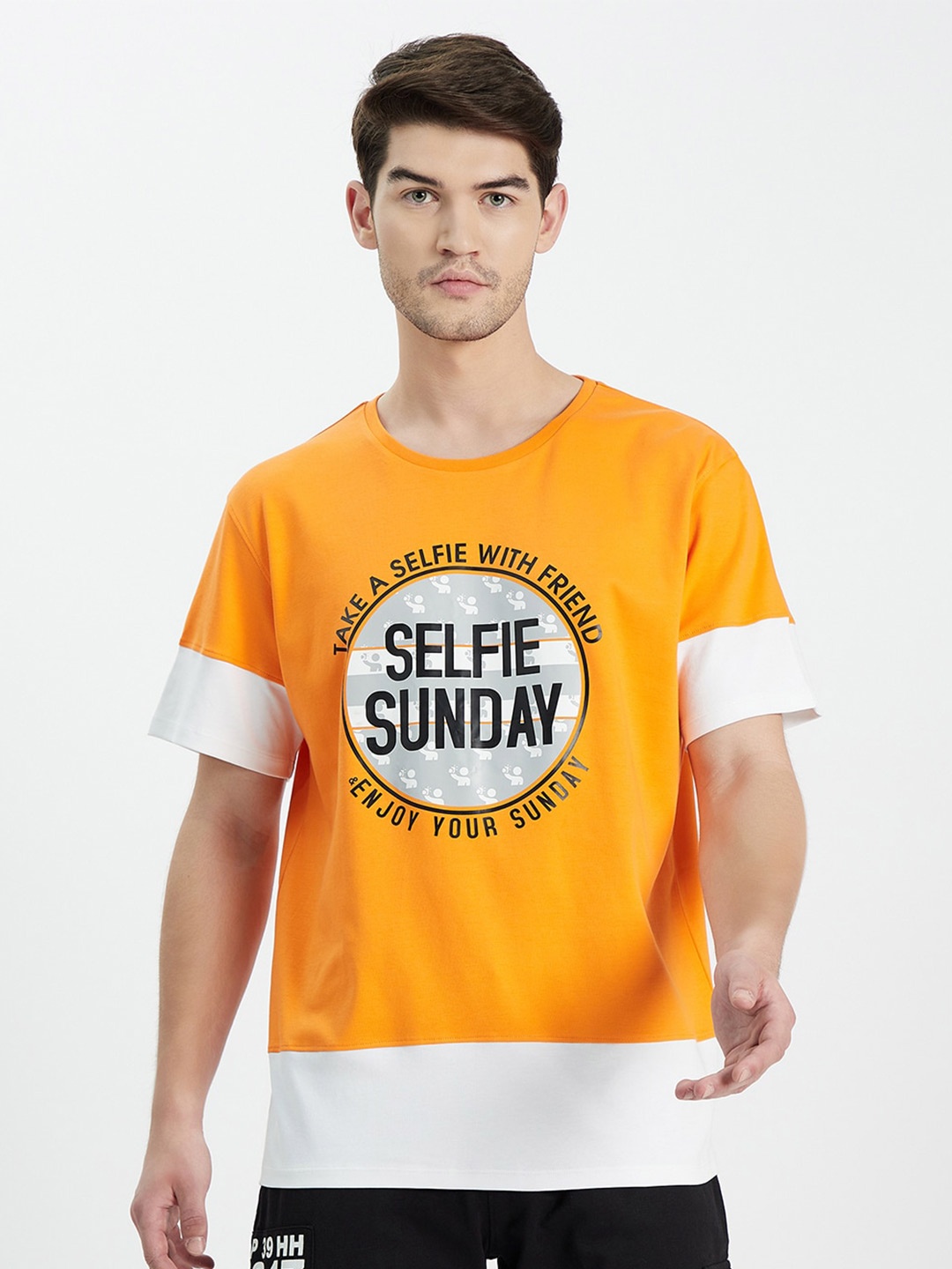 

EDRIO Men Orange Typography Printed Pure Cotton Applique Oversized T-shirt