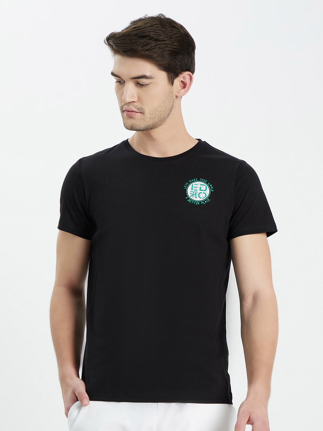 

EDRIO Men Black Pure Cotton Applique T-shirt