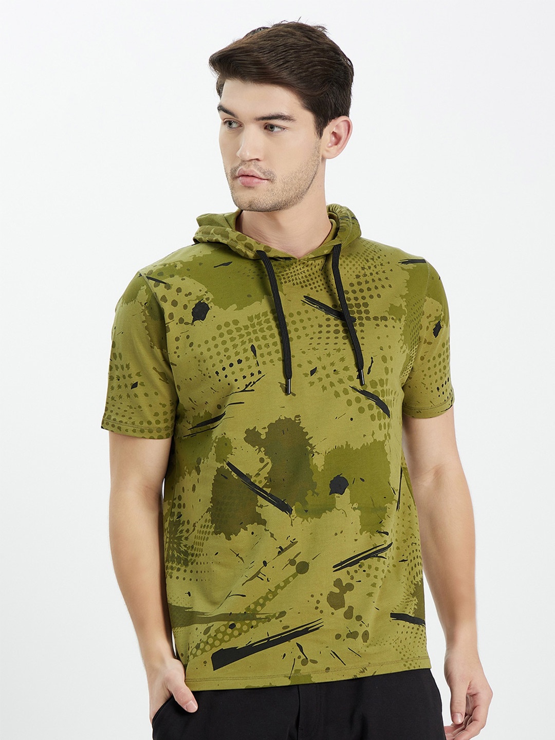 

EDRIO Men Olive Green Printed Pure Cotton Raw Edge T-shirt