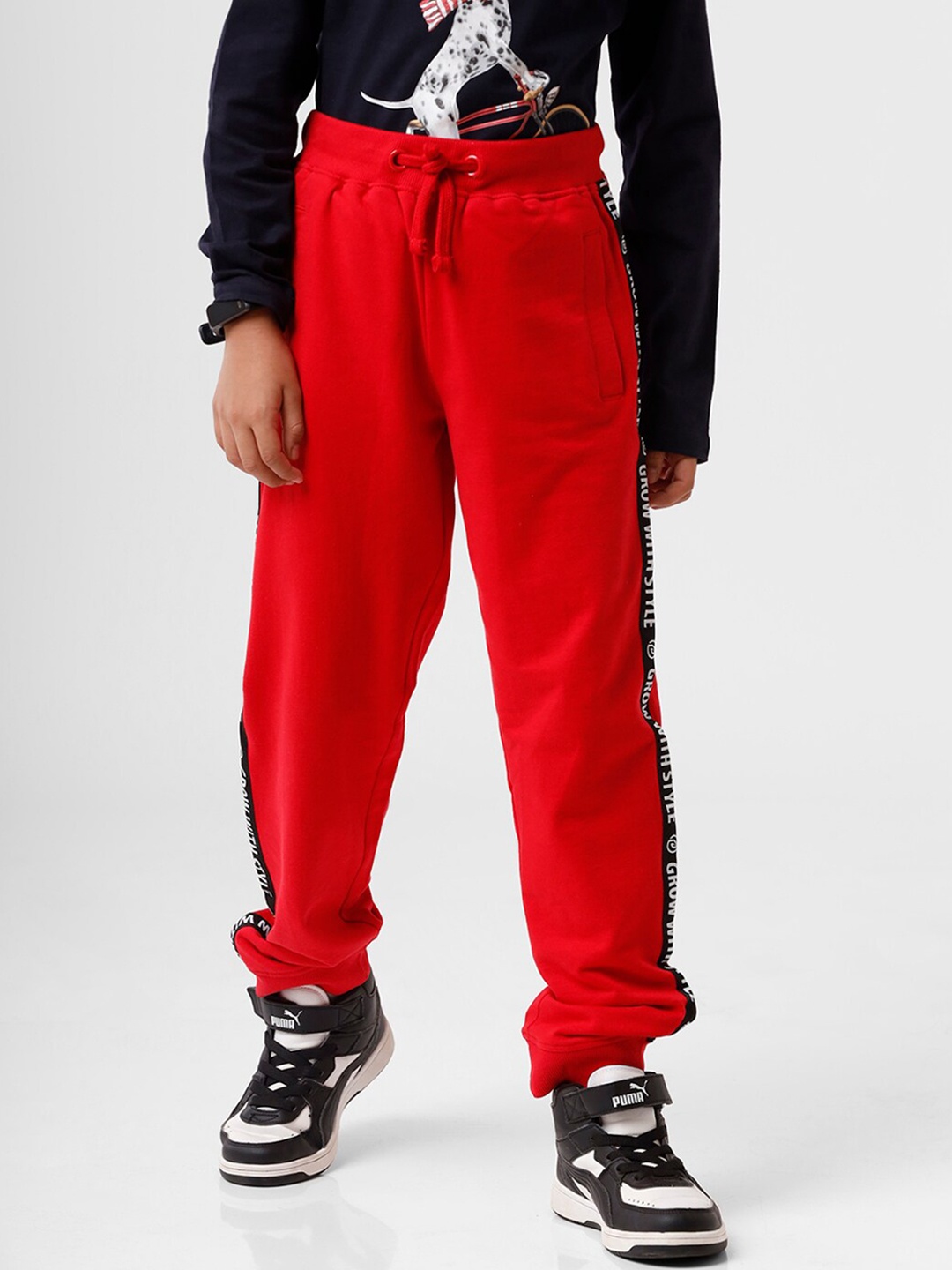 

PIPIN Boys Red Solid Cotton Joggers