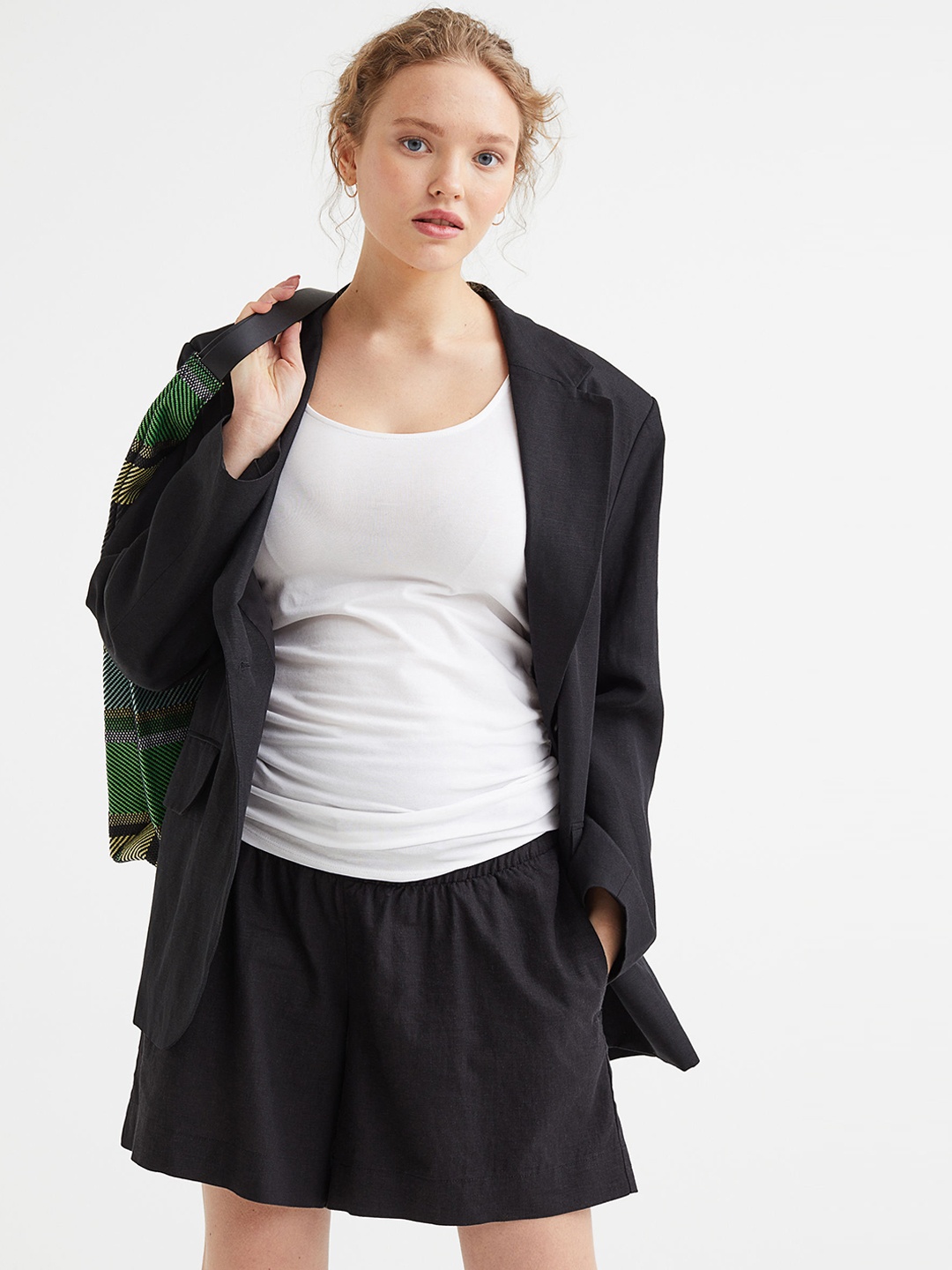 

H&M Black MAMA Linen-Blend Shorts
