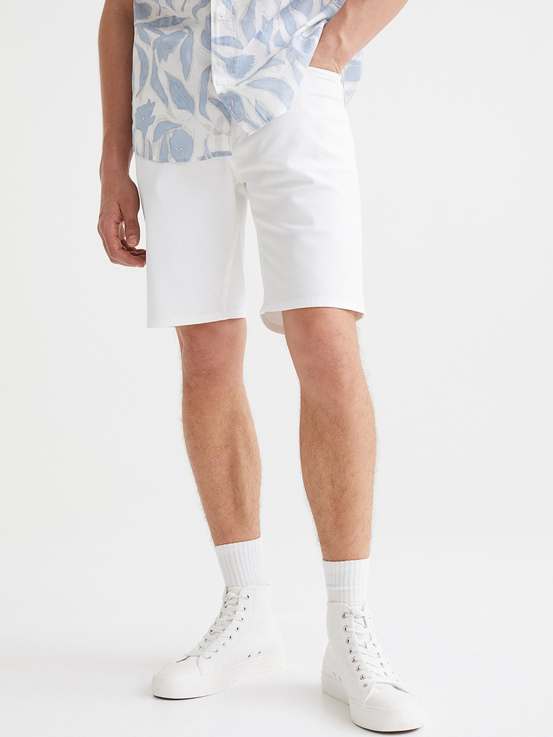 

H&M Men White Slim Fit Cotton Twill shorts
