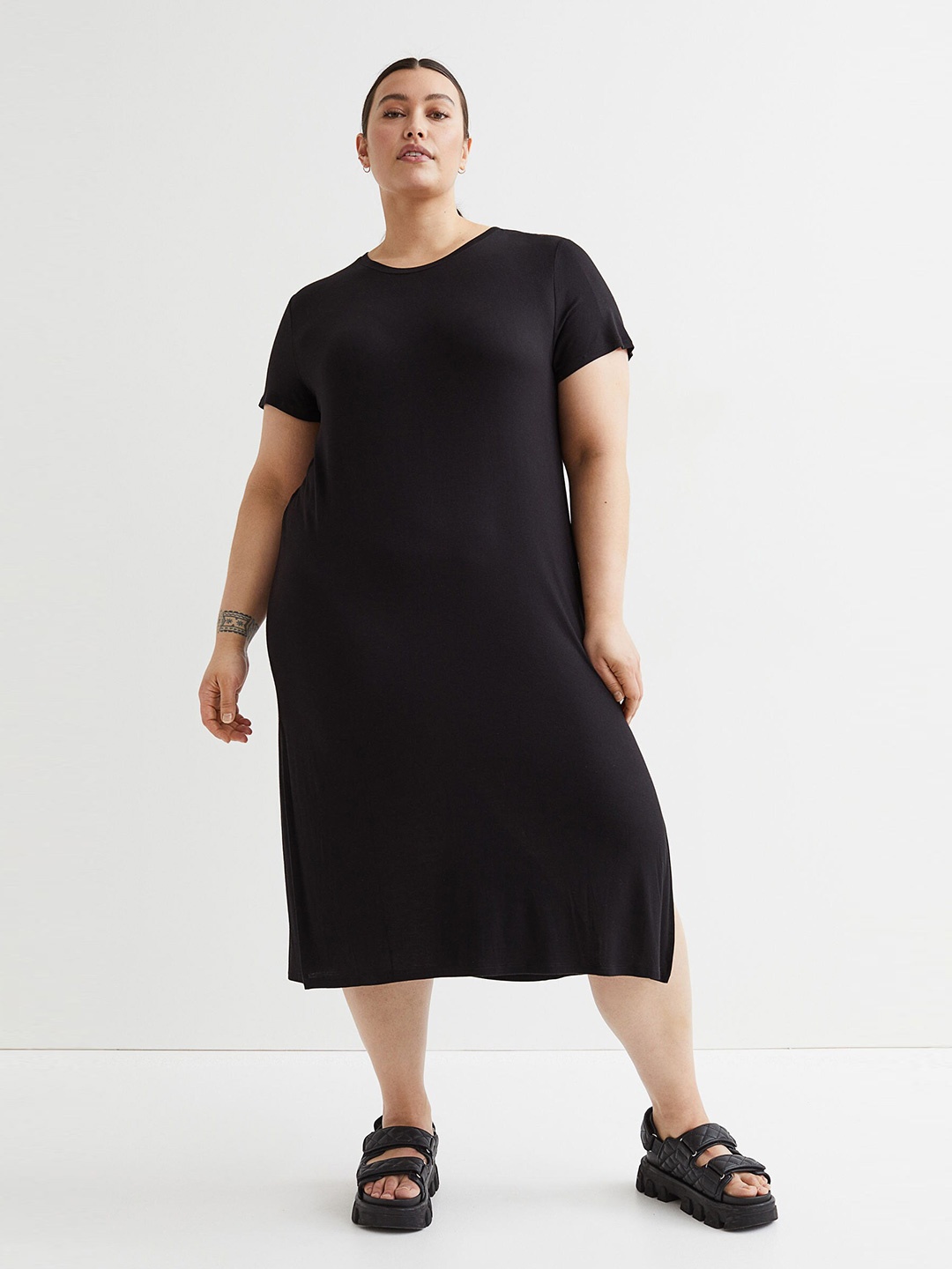 

H&M+ Black Solid T-Shirt Dress