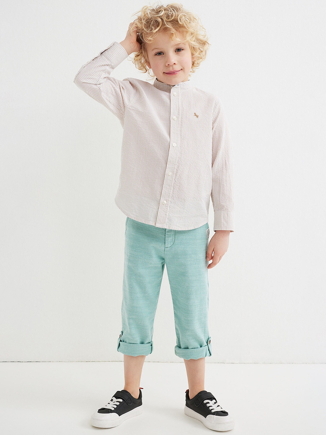 

H&M Boys Blue Straight Fit Trousers