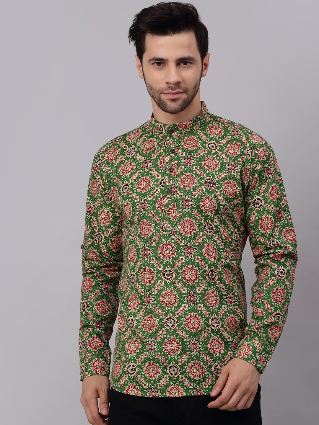 

NEUDIS Men Green Printed Cotton Short Kurta