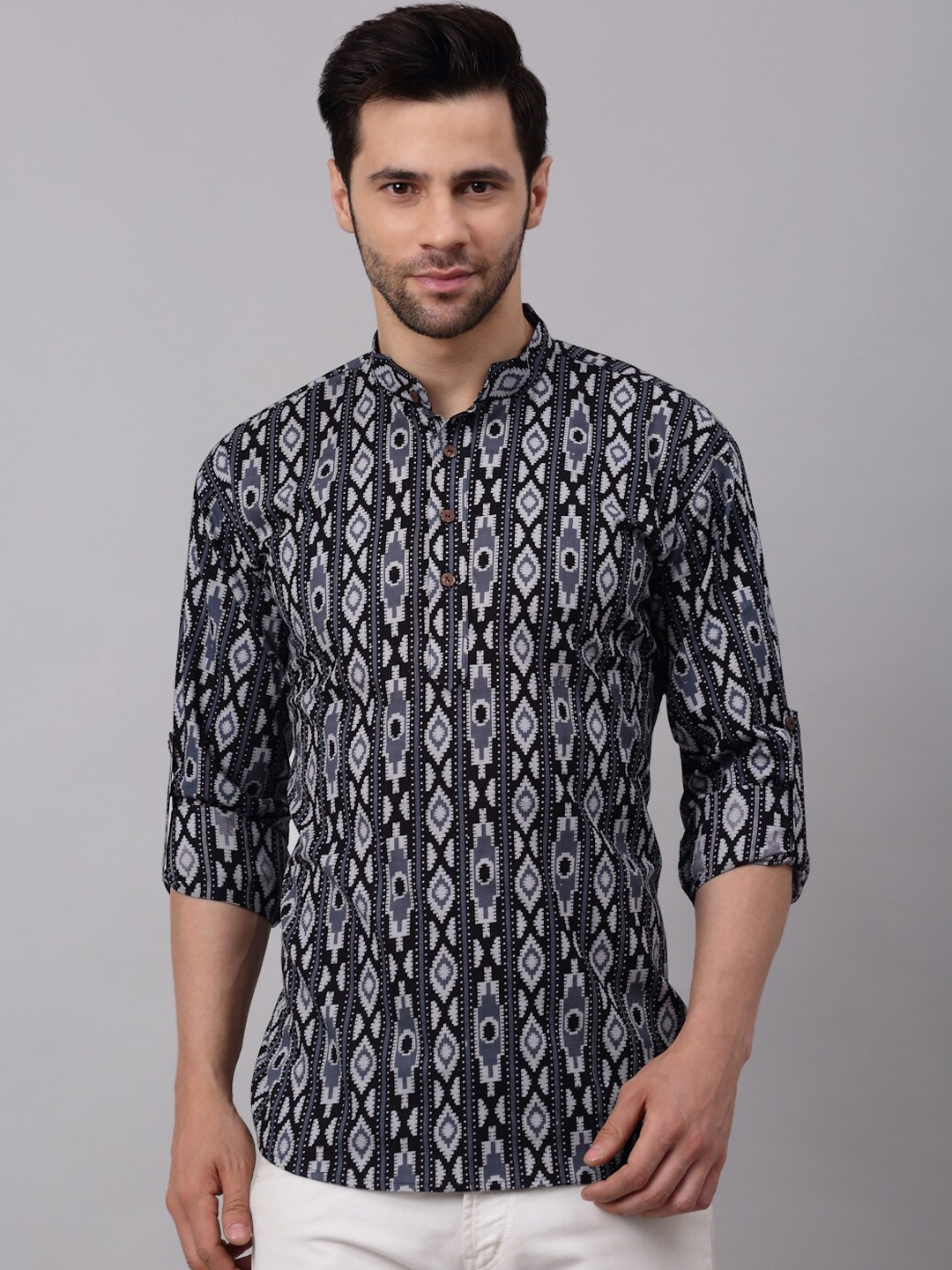

NEUDIS Men Black Printed Cotton Short Kurta