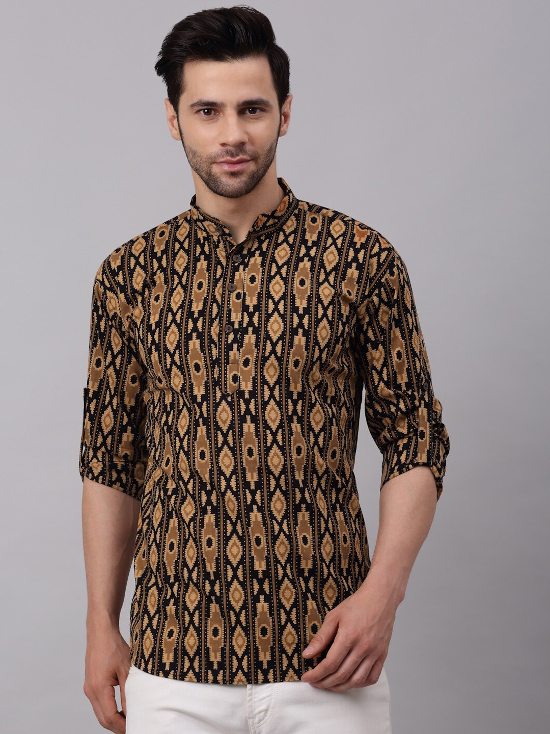 

NEUDIS Men Yellow Printed Cotton Short Kurta