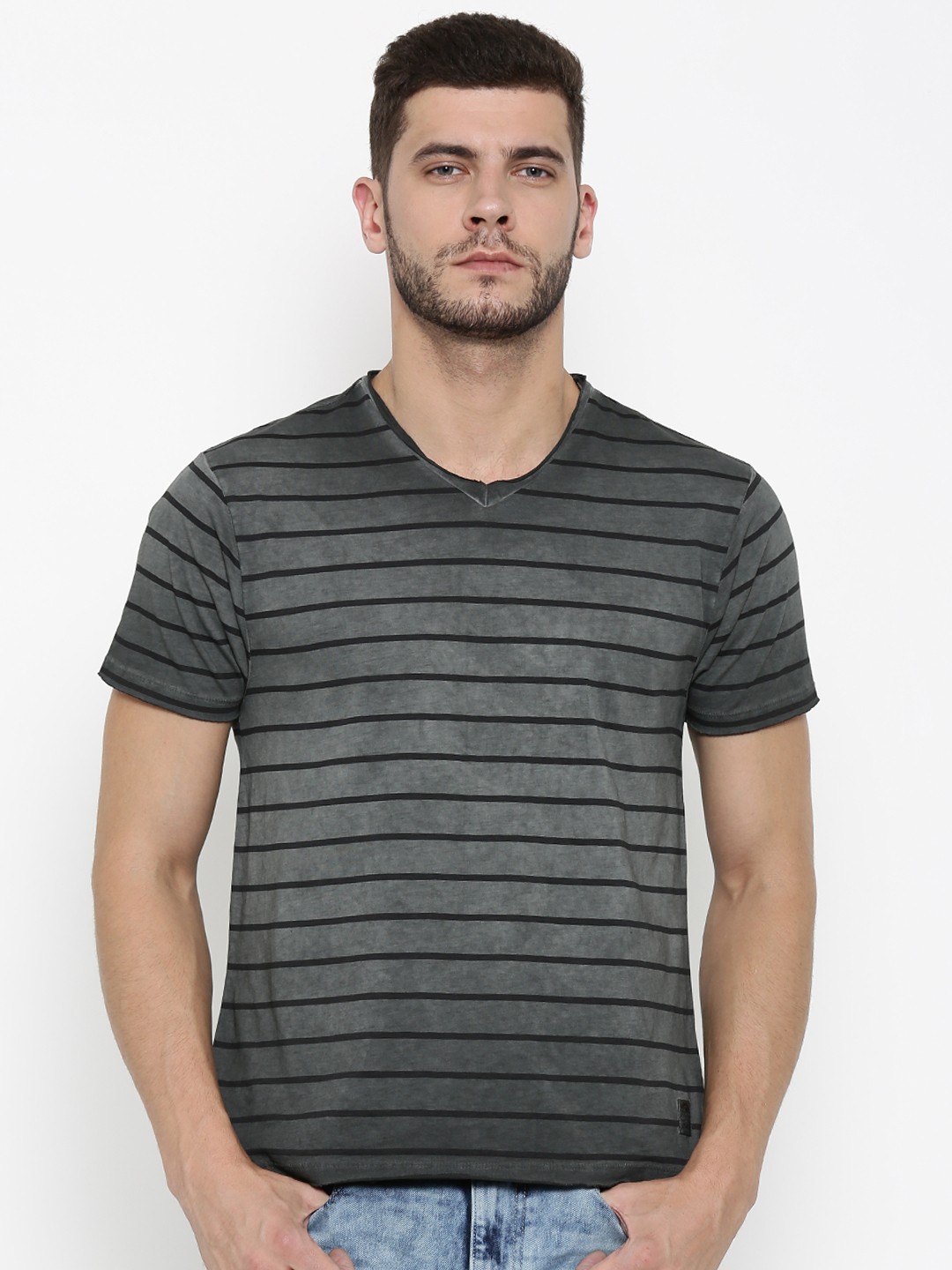 

Ed Hardy Men Grey Striped V-Neck T-shirt