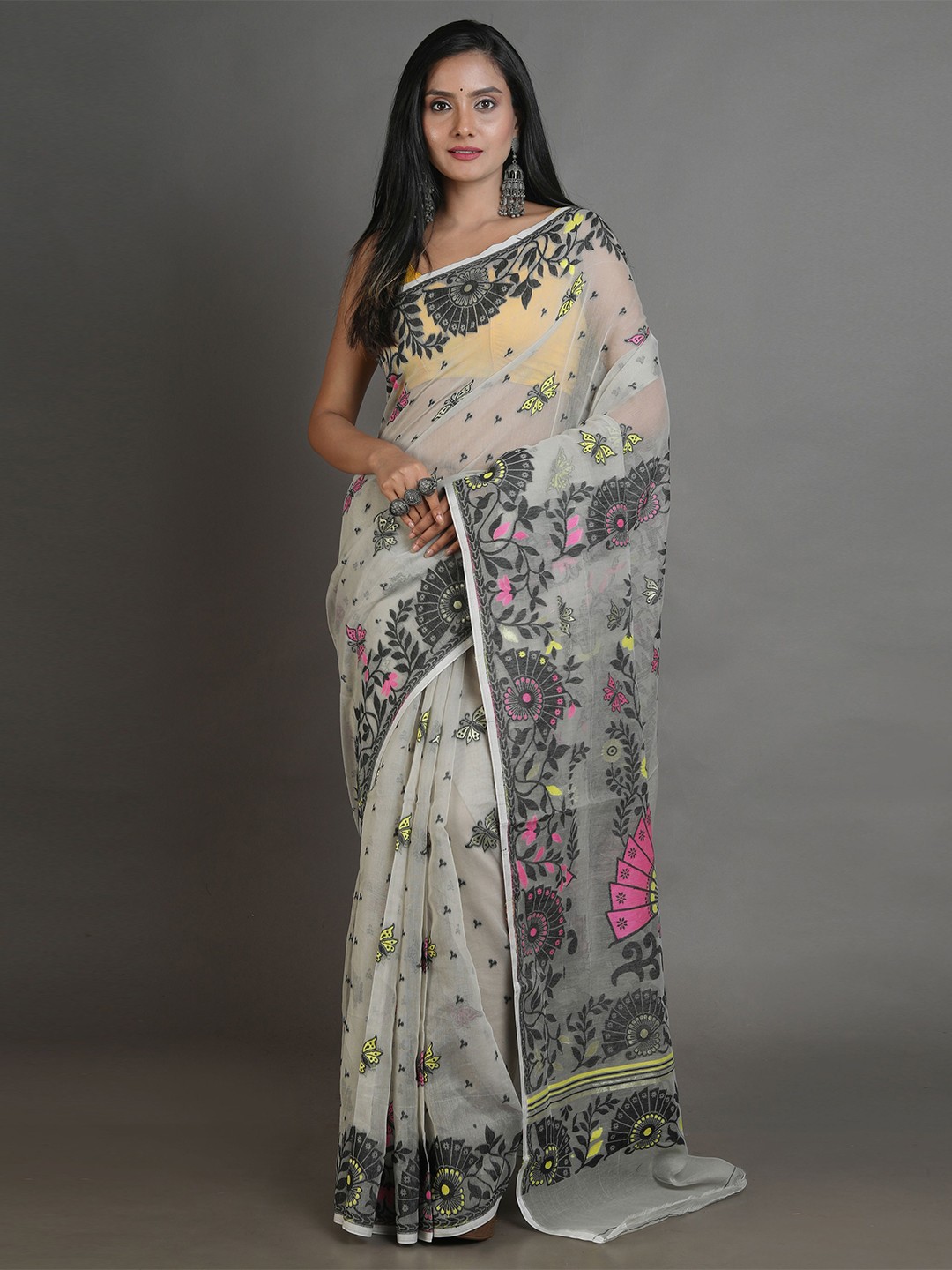

Arhi Off White & Black Floral Zari Silk Cotton Jamdani Saree
