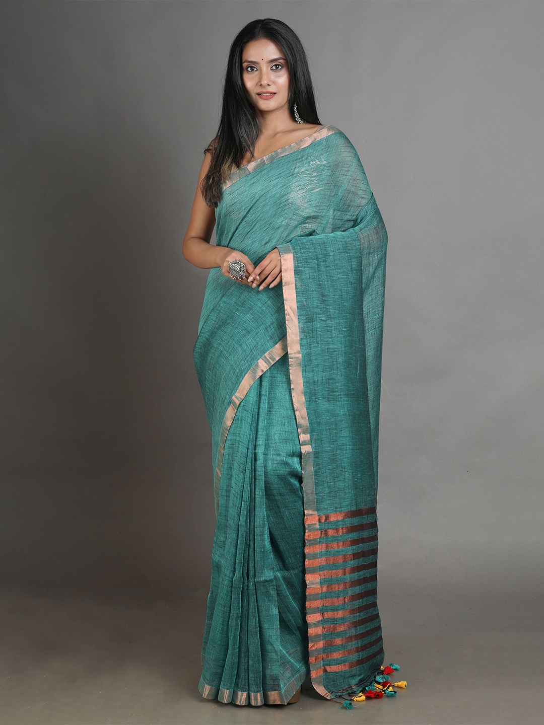 

Arhi Green & Gold-Toned Handwoven Pure Linen Saree