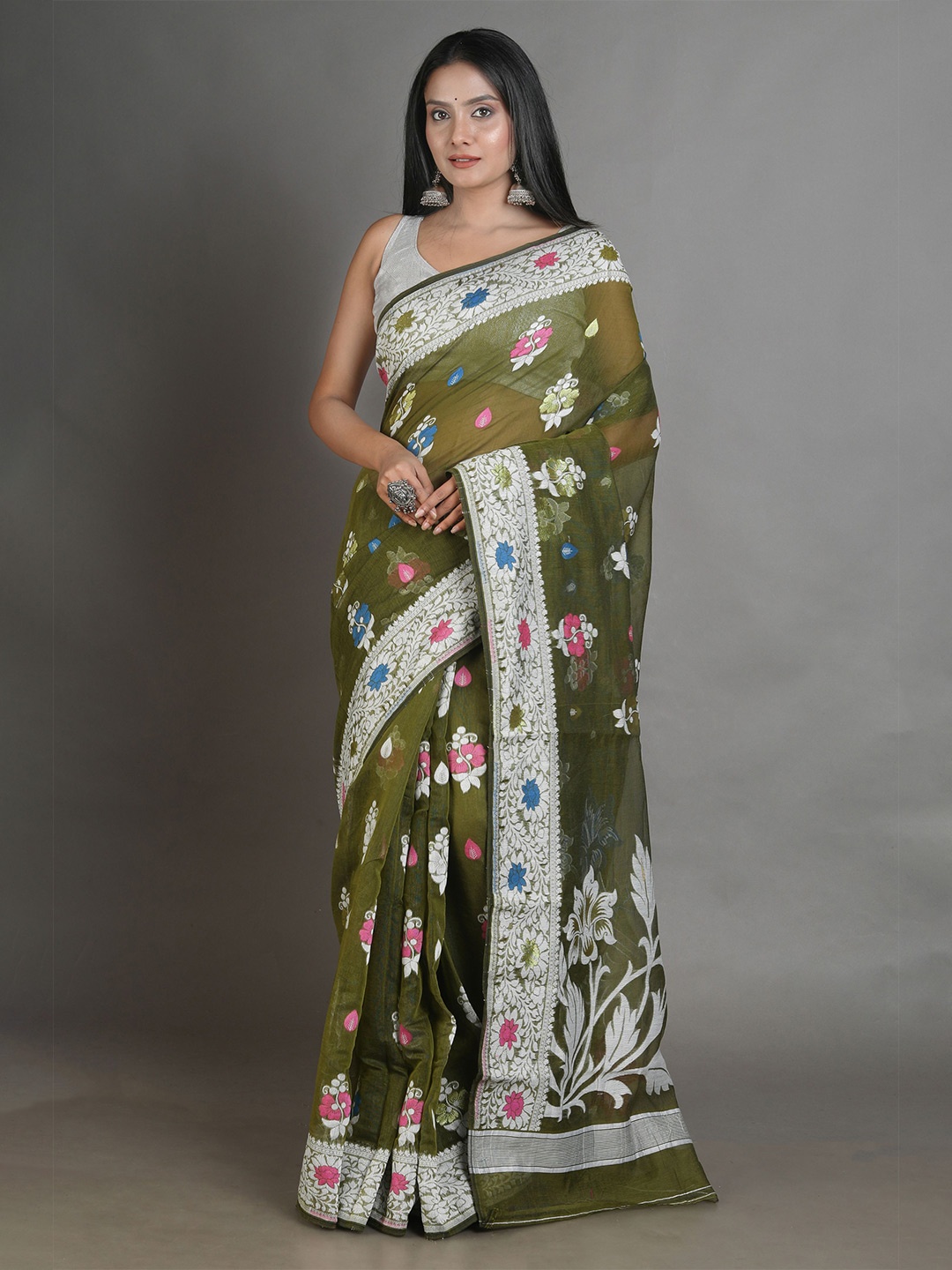

Arhi Green & Silver-Toned Woven Design Silk Cotton Jamdani Saree