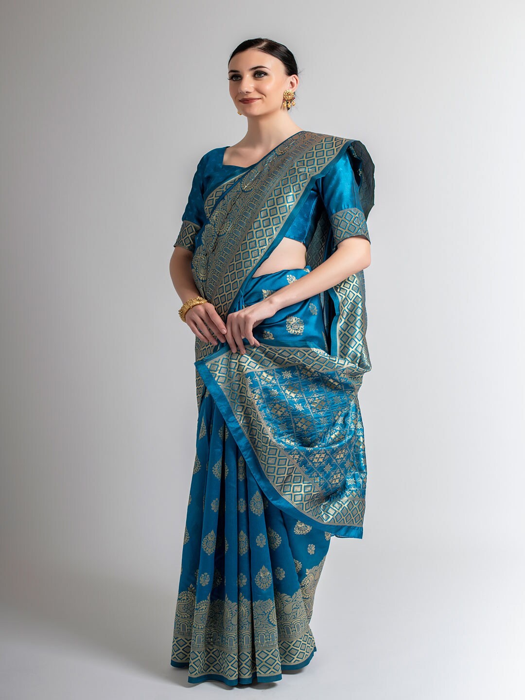 

Lilots Sea Green & Gold-Toned Woven Design Zari Silk Blend Jacquard Kota Saree