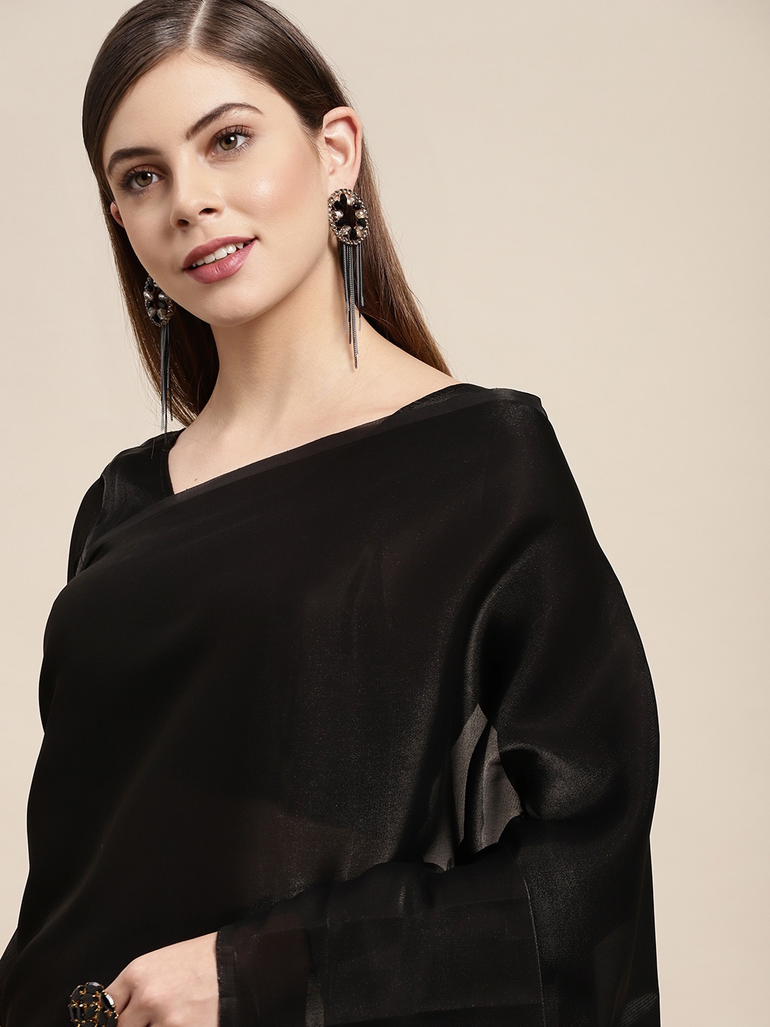 

LOOKNBOOK ART Women Black Solid Saree