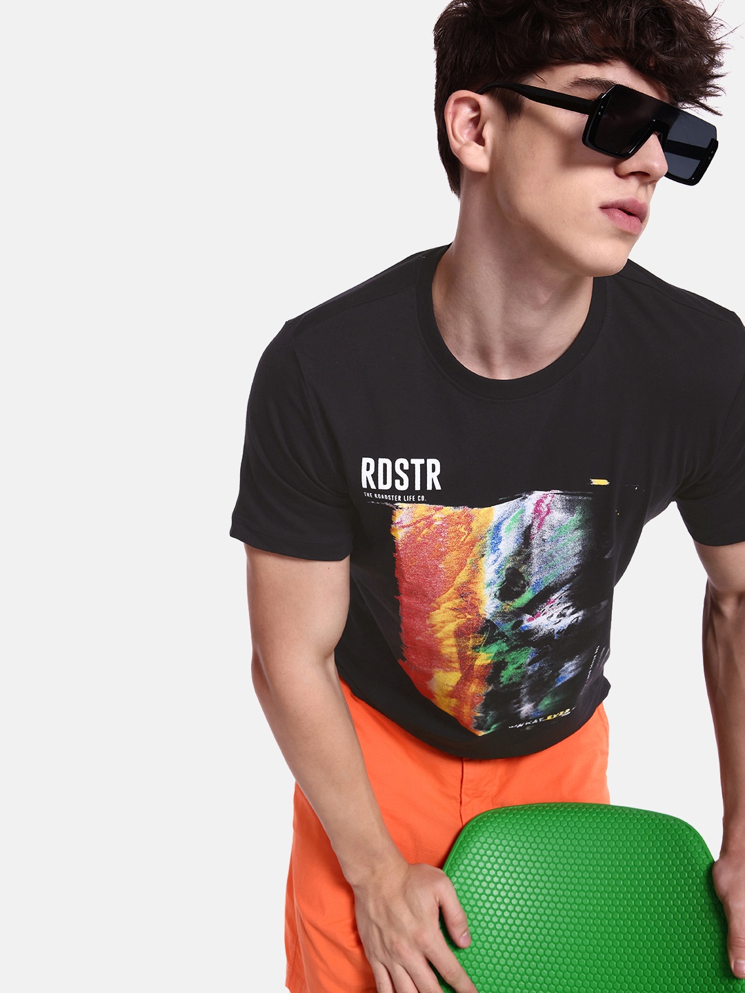 

The Roadster Lifestyle Co. Men Pure Cotton Graphic Printed Round Neck T-shirt, Black