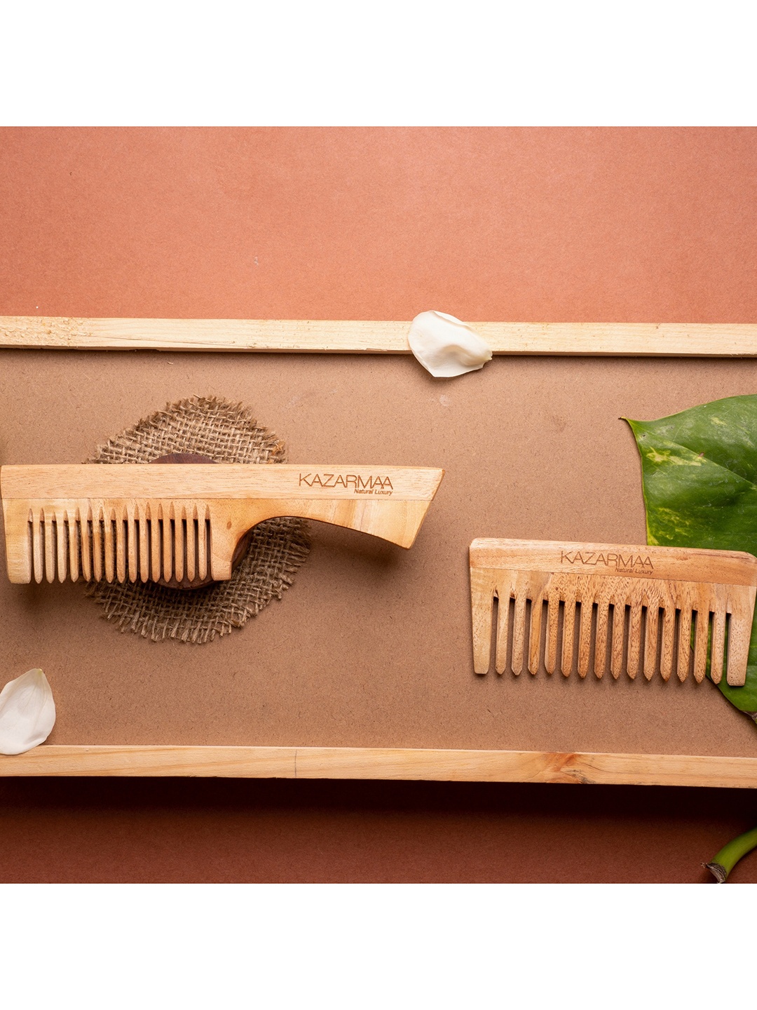

KAZARMAA Set of 2 Natural neem wood comb, Brown