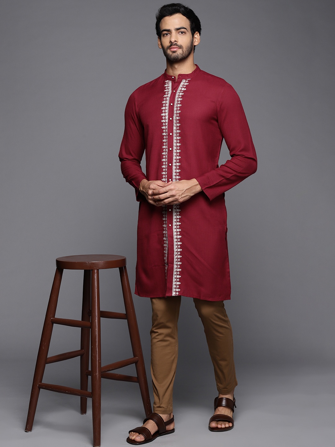 

Indo Era Men Maroon Floral Thread Work Cotton Kurta