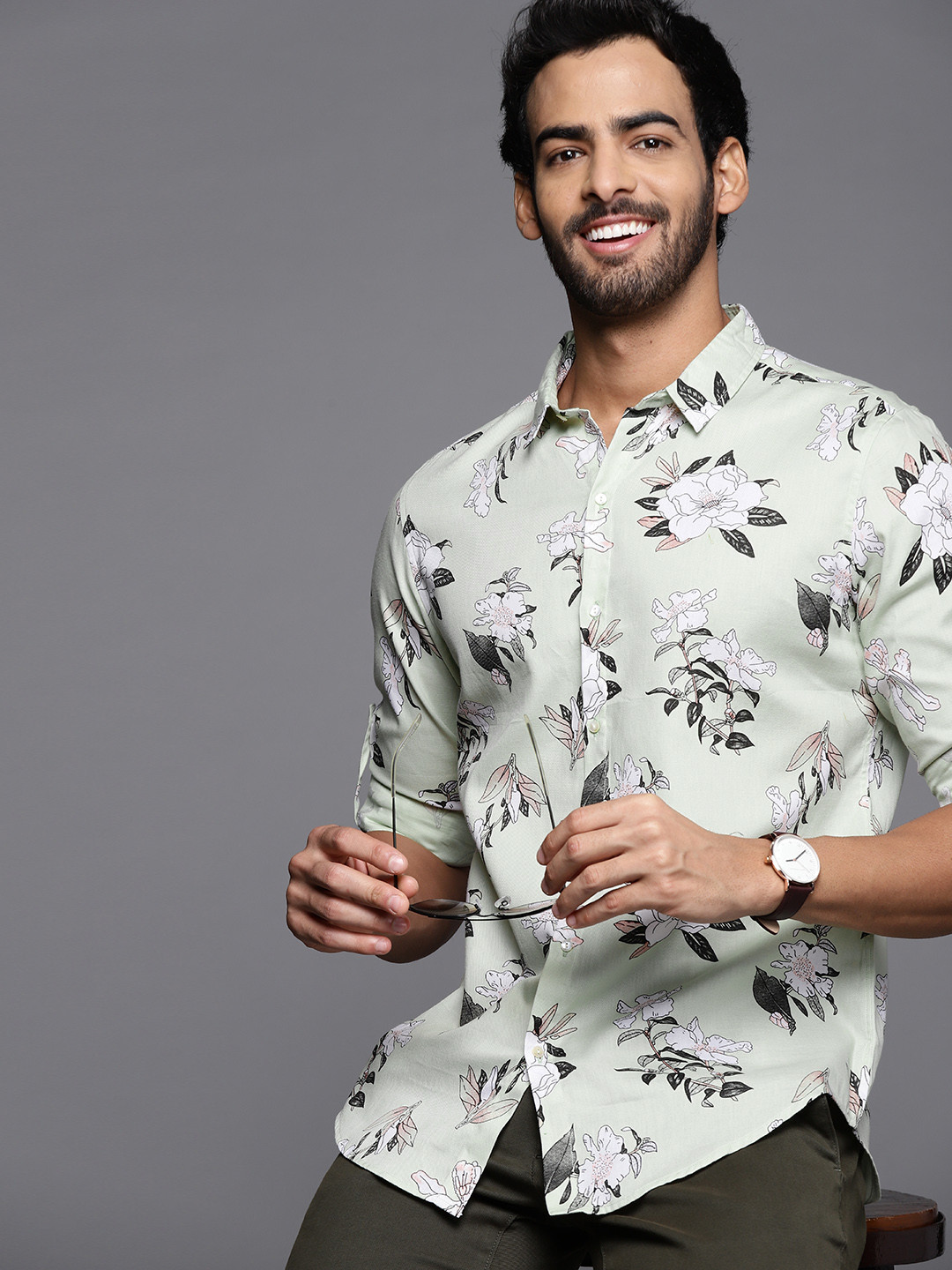 

Indo Era Men Green Smart Floral Printed Liva Casual Shirt