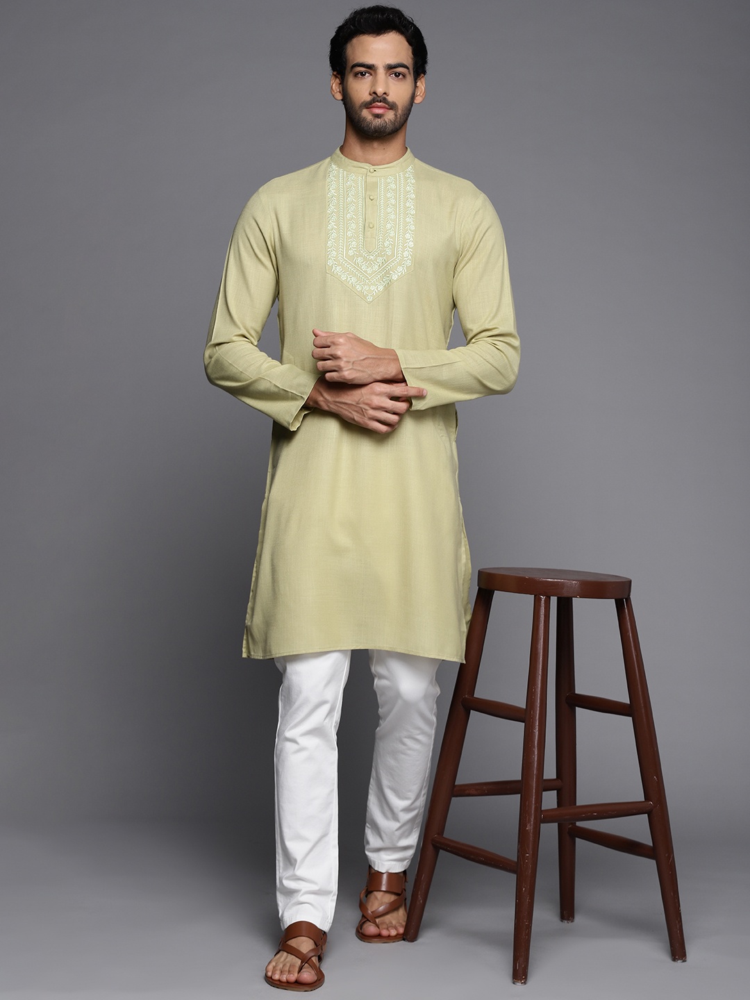 

Indo Era Men Green Floral Yoke Design Thread Work Kurta