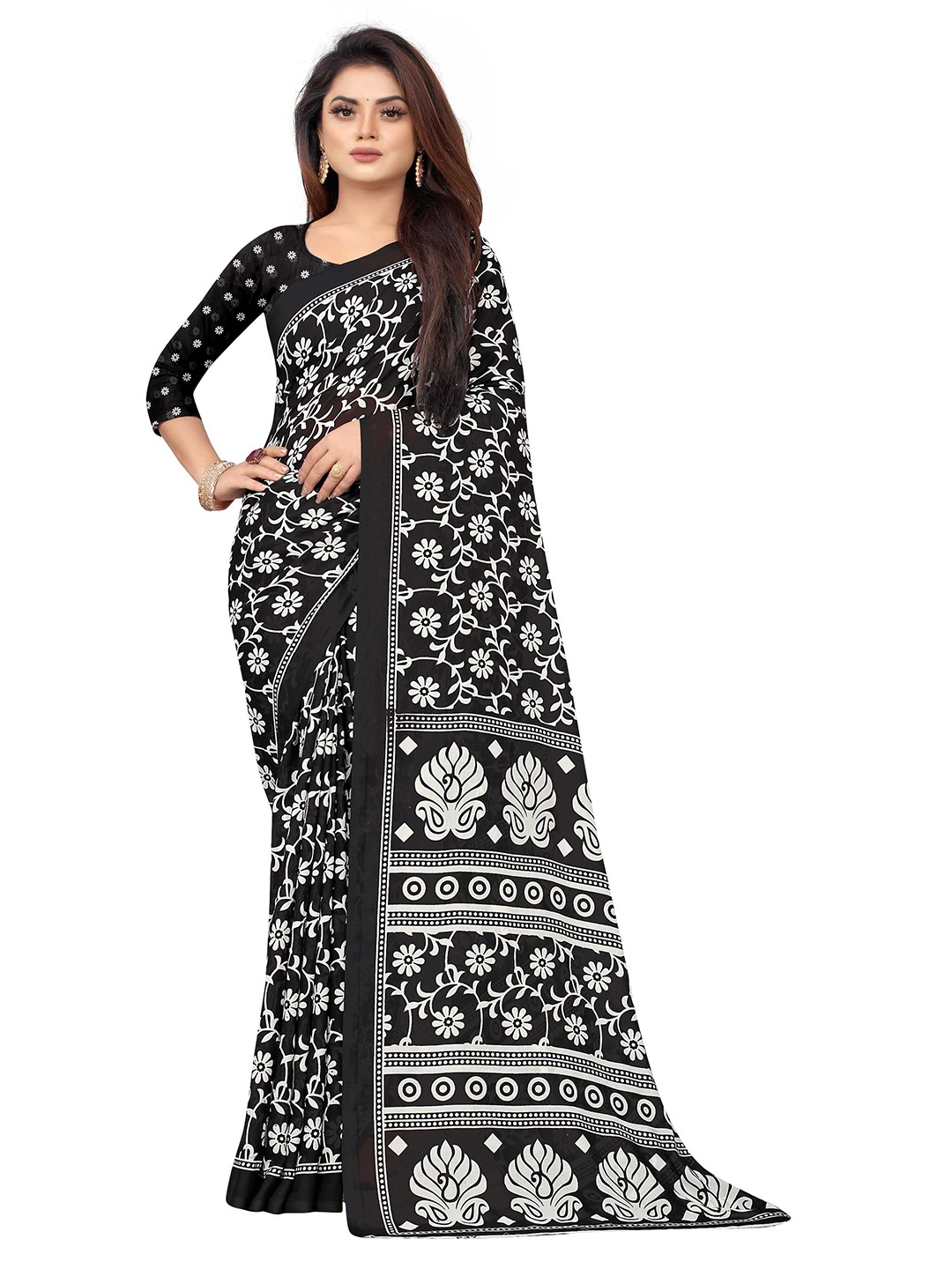 

Zombom Black & White Floral Block Print Saree