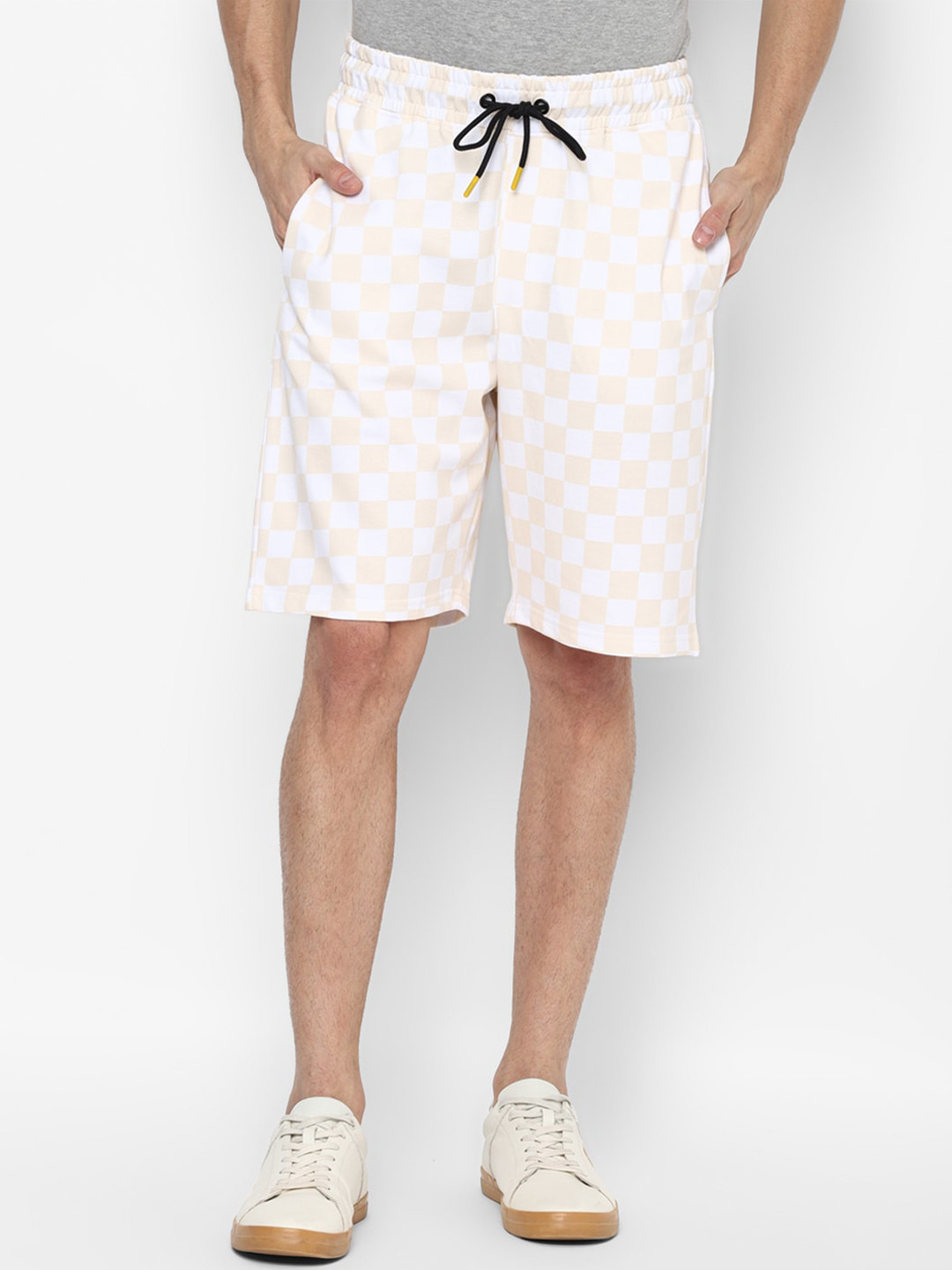 

FOREVER 21 Men Multicoloured Checked Shorts, Multi
