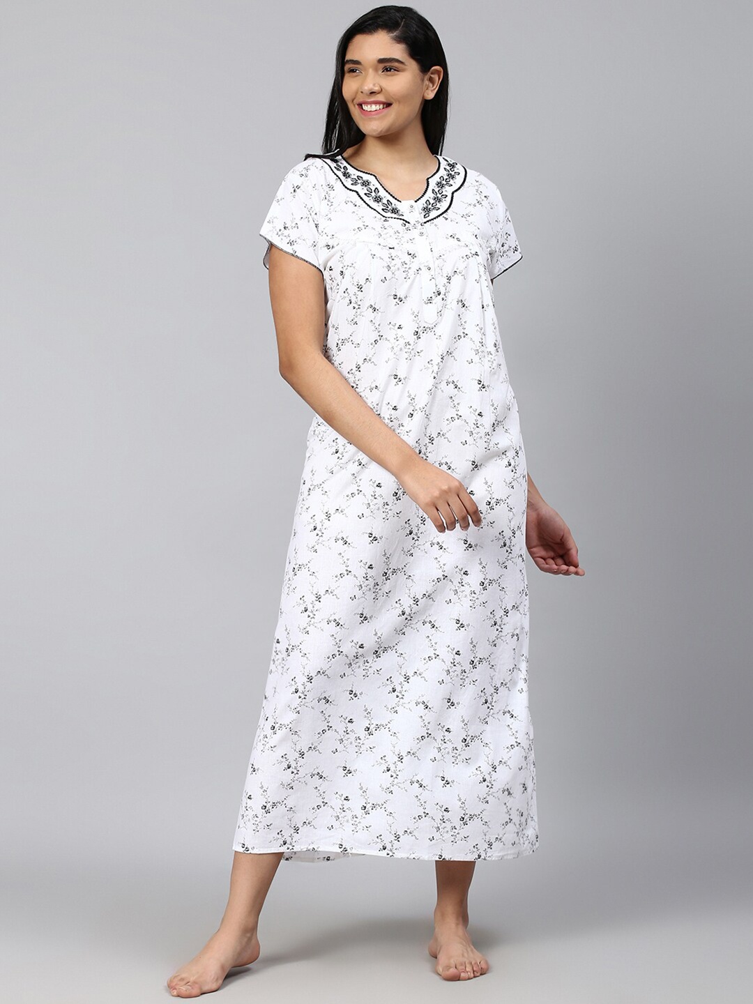 

TRUNDZ White & Black Floral Printed Cotton Maxi Nightdress