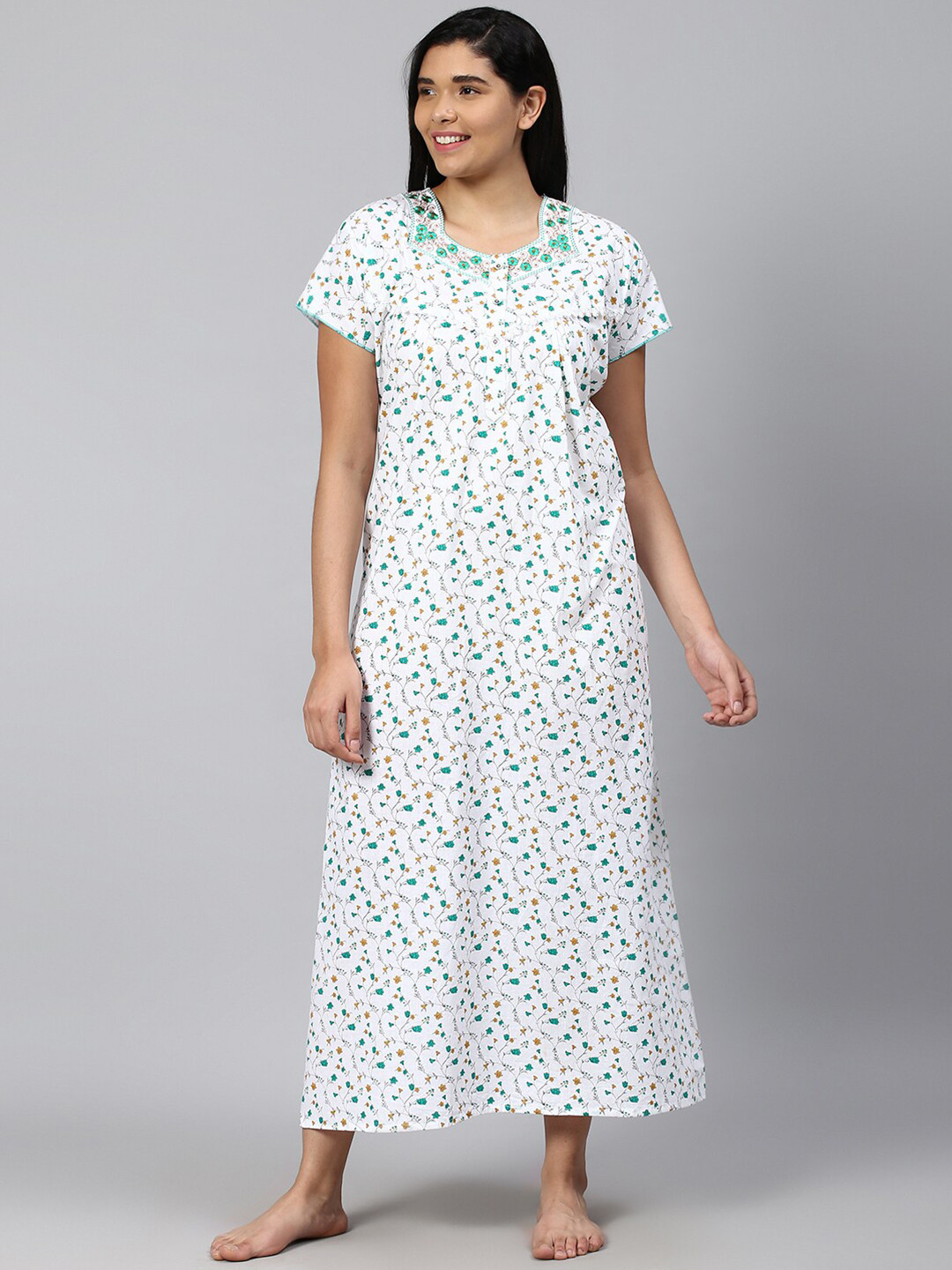 

TRUNDZ White & Green Floral Printed Pure Cotton Maxi Nightdress