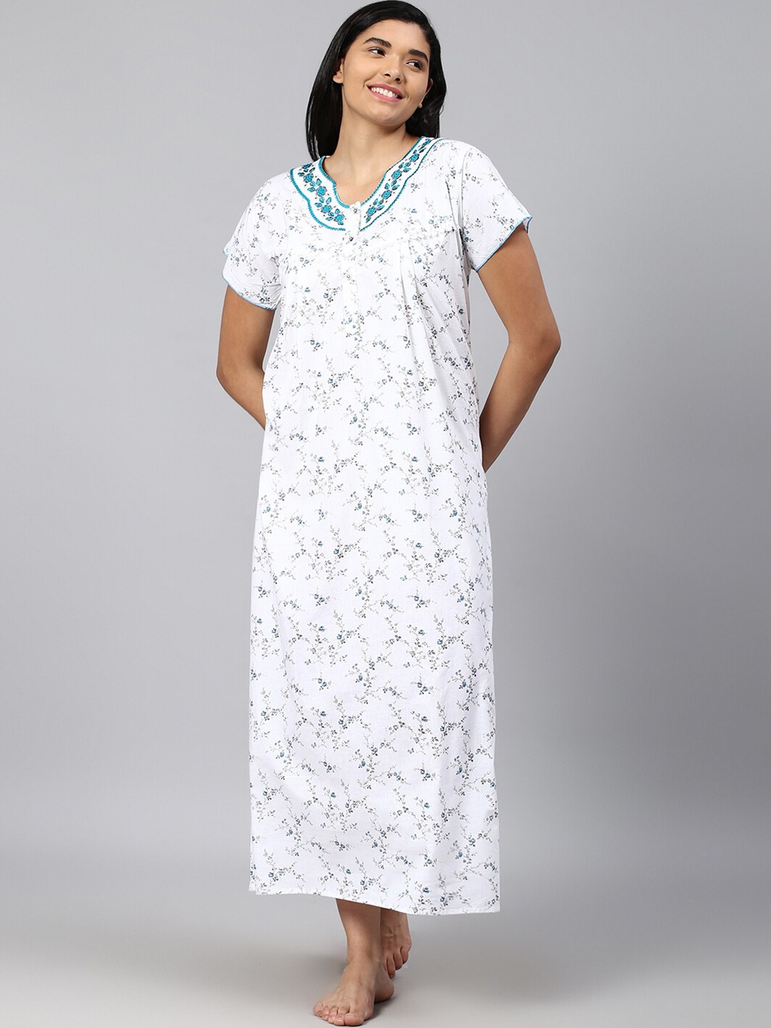 

TRUNDZ White Embroidered Pure Cotton Maxi Nightdress