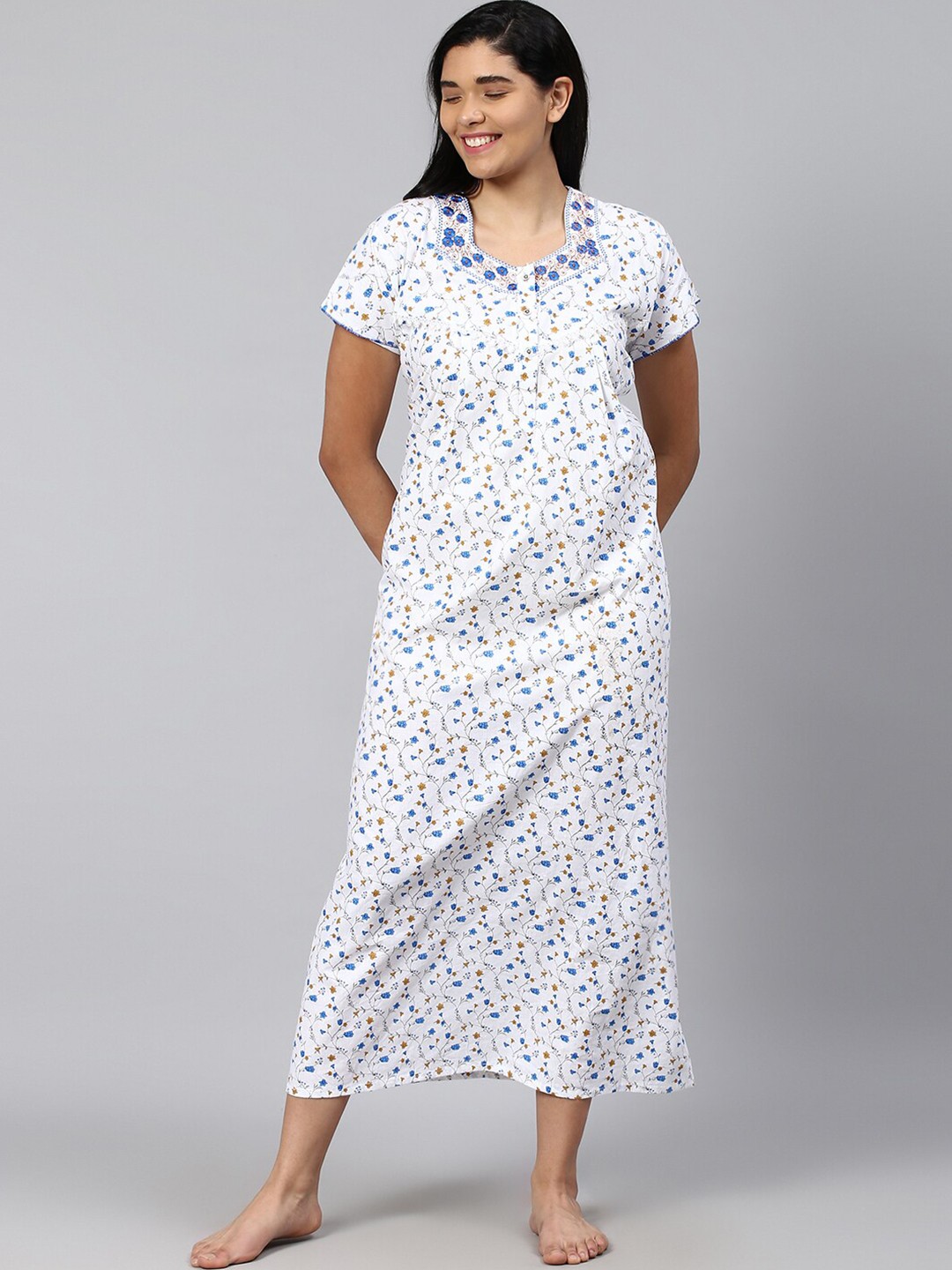 

TRUNDZ Women White Embroidered Maxi Nightdress