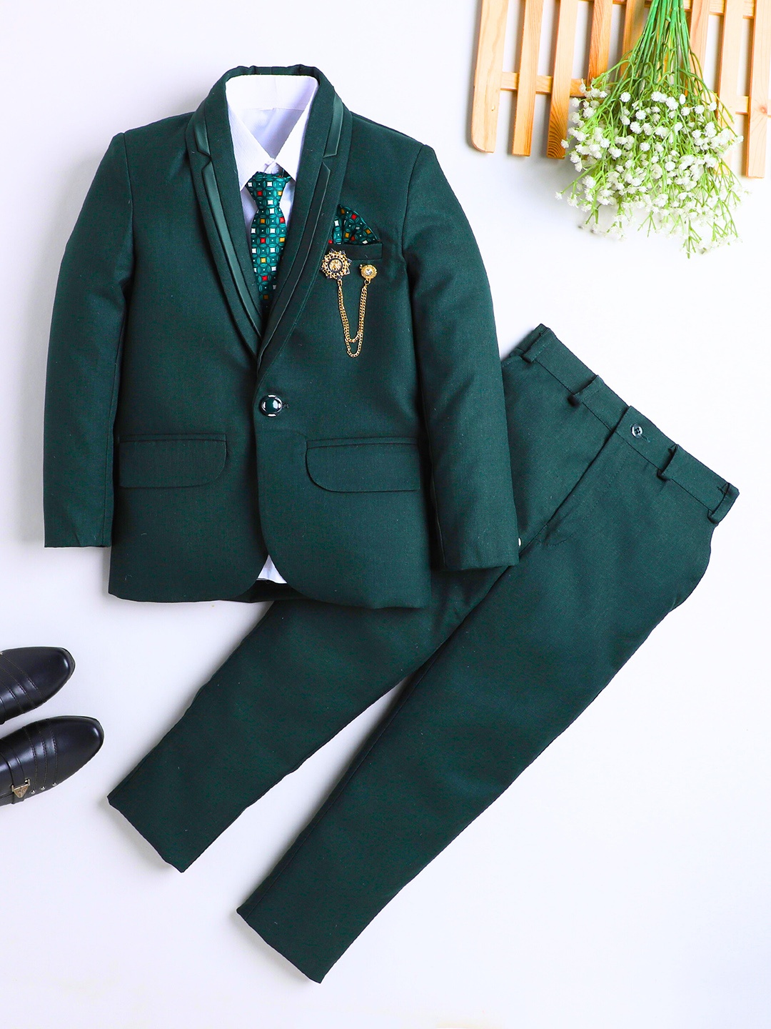 

DKGF FASHION Boys 4 Piece Green Solid Party Suit