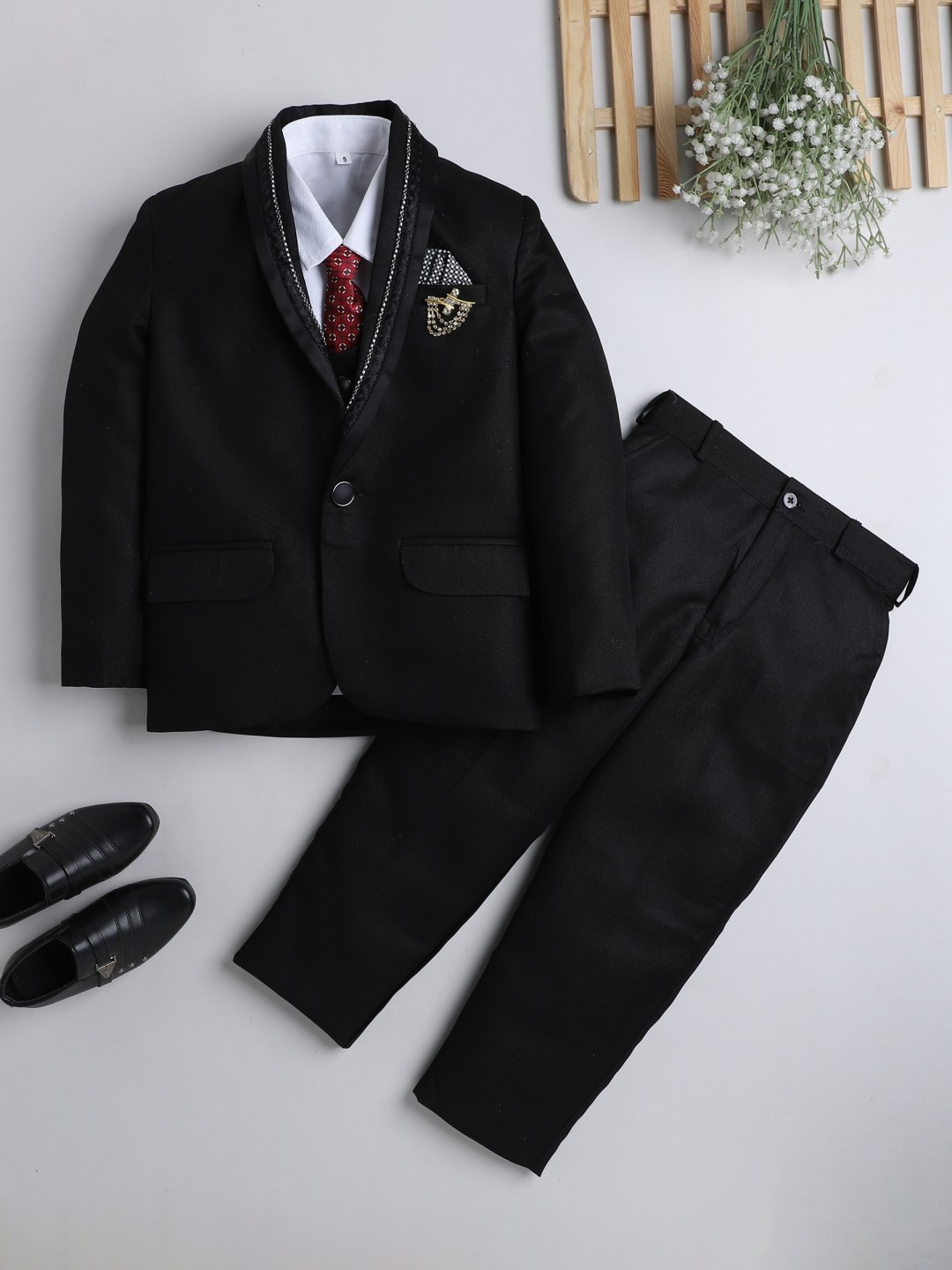 

DKGF FASHION Boys Black Solid 5 Piece Suits