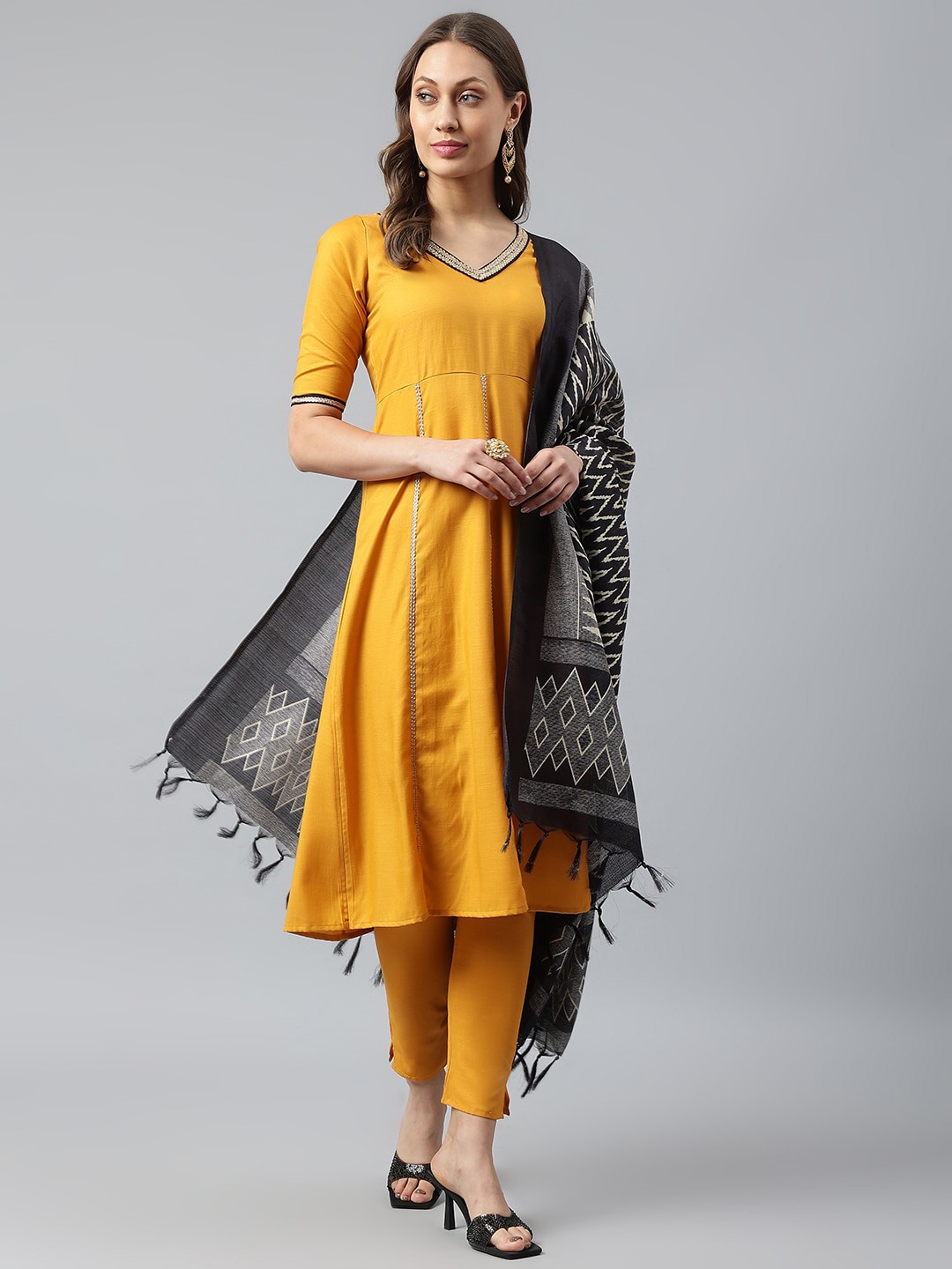 

SIAH Women Mustard Yellow Embroidered Empire Gotta Patti Kurti with Trousers & With Dupatta