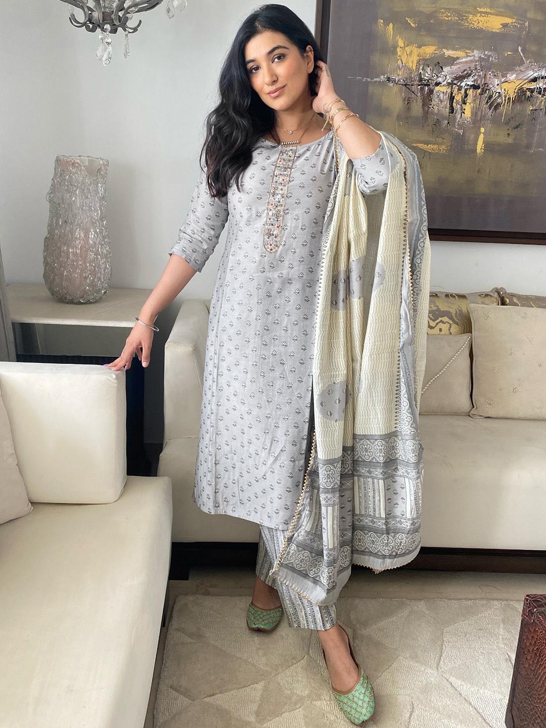 

Libas Women Grey floral Motifs Printed Kurta with Trousers & Dupatta