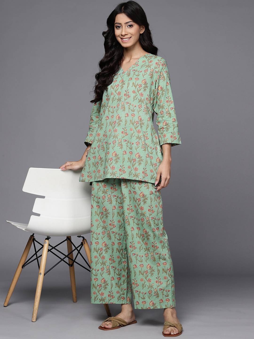 

Libas Women Green Floral Printed Cotton Night suit