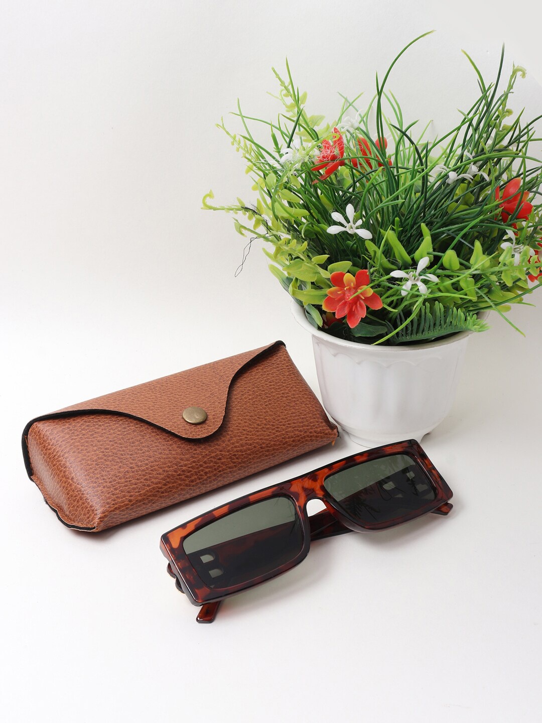 

Swiss Design Unisex Grey Lens & Brown Rectangle Sunglasses with UV Protected Lens