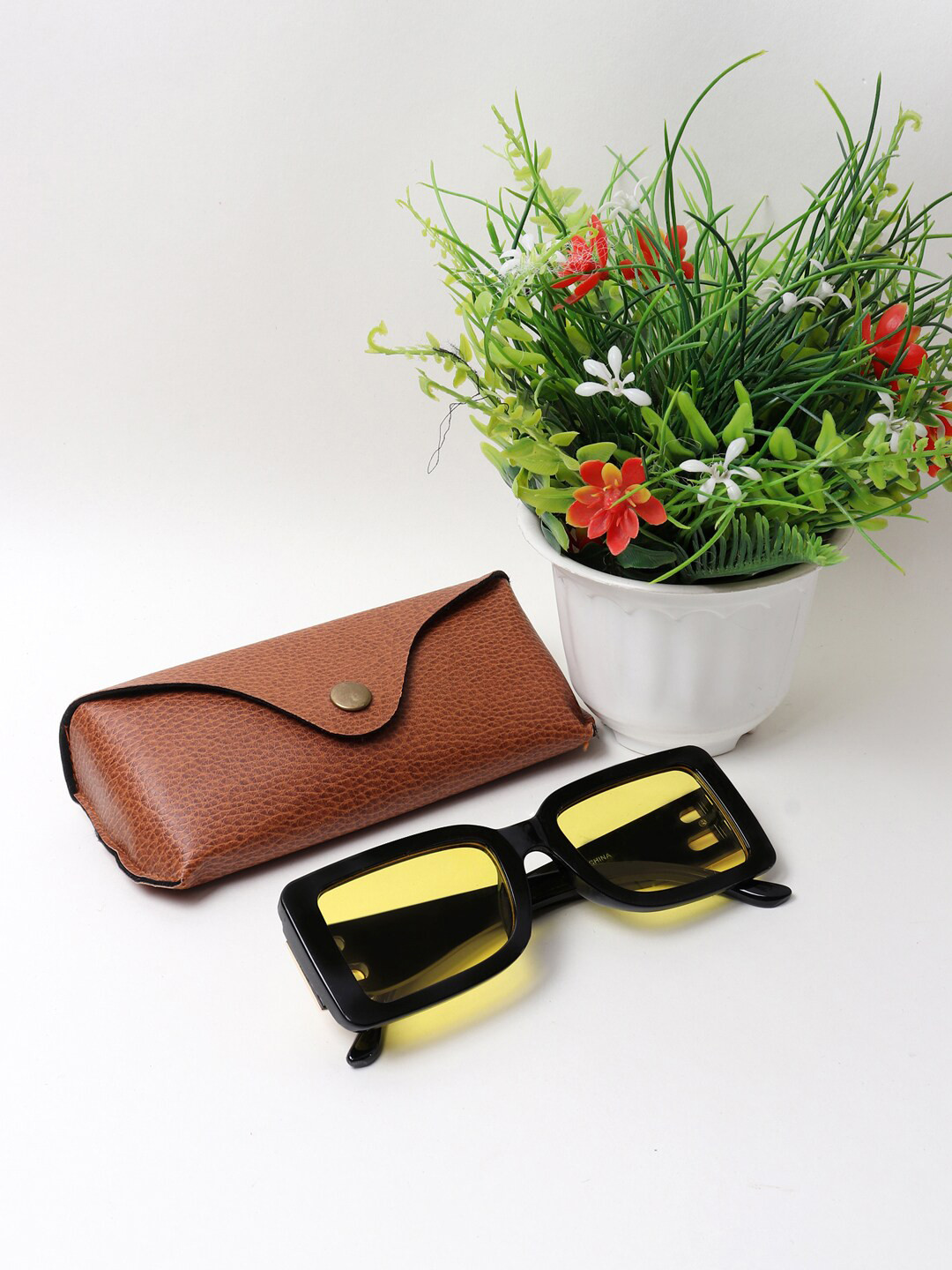 

Swiss Design Unisex Yellow Lens & Black UV Protected Wayfarer Sunglasses SDSG-10883-06