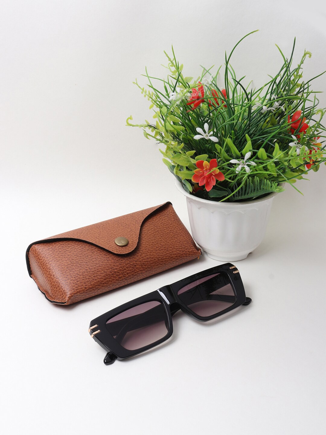 

Swiss Design Unisex Grey Lens & Black UV Protected Wayfarer Sunglasses SDSG-11945-08