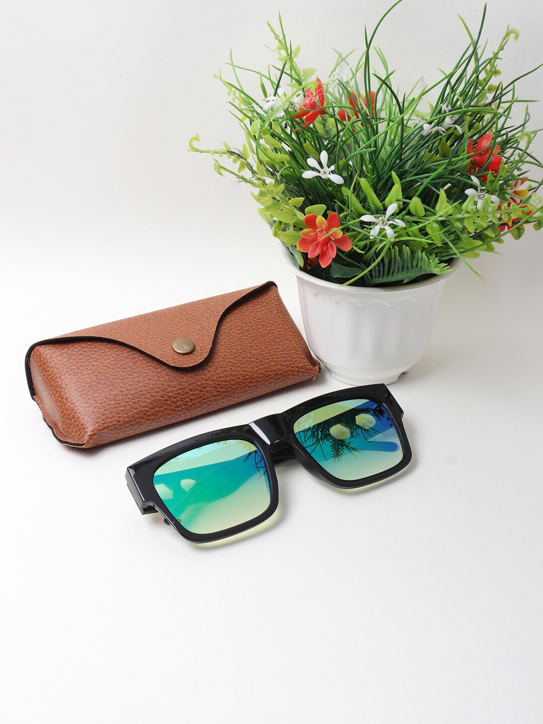 

Swiss Design Unisex Mirrored Lens & Black UV Protected Wayfarer Sunglasses SDSG-20219-01, Green