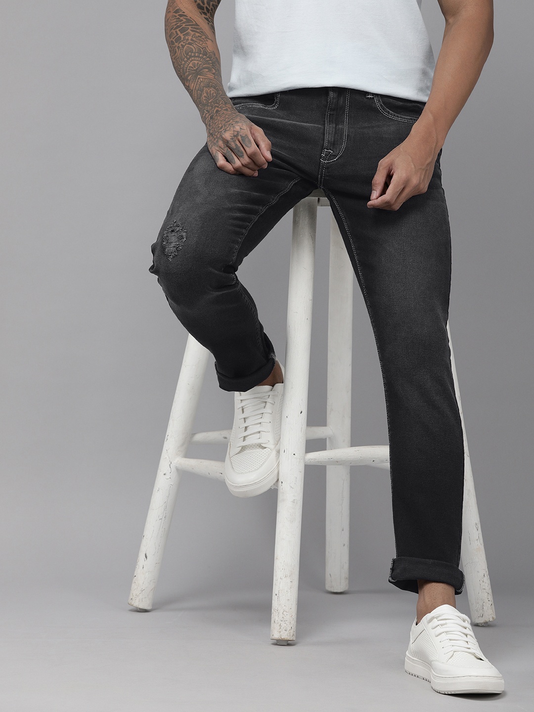 

BEAT LONDON by PEPE JEANS Men Black Slim Fit Mildly Distressed Heavy Fade Stretchable Jeans