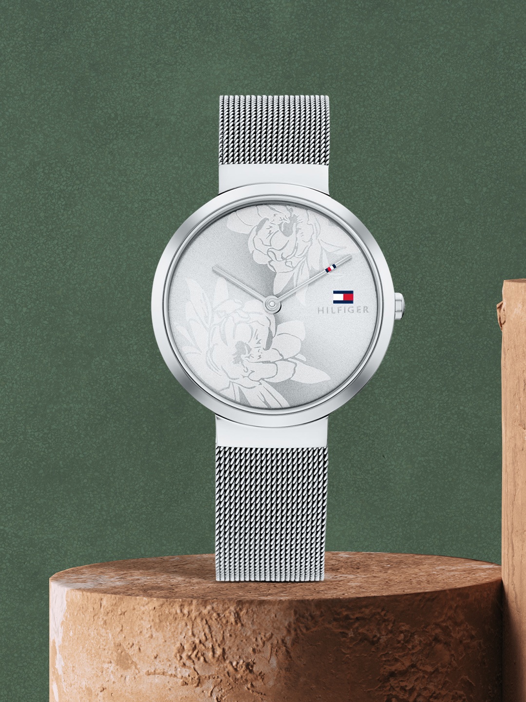 

Tommy Hilfiger Women Silver-Toned Printed Dial & Steel Toned Stainless Steel Bracelet Style Straps Analogue Watch