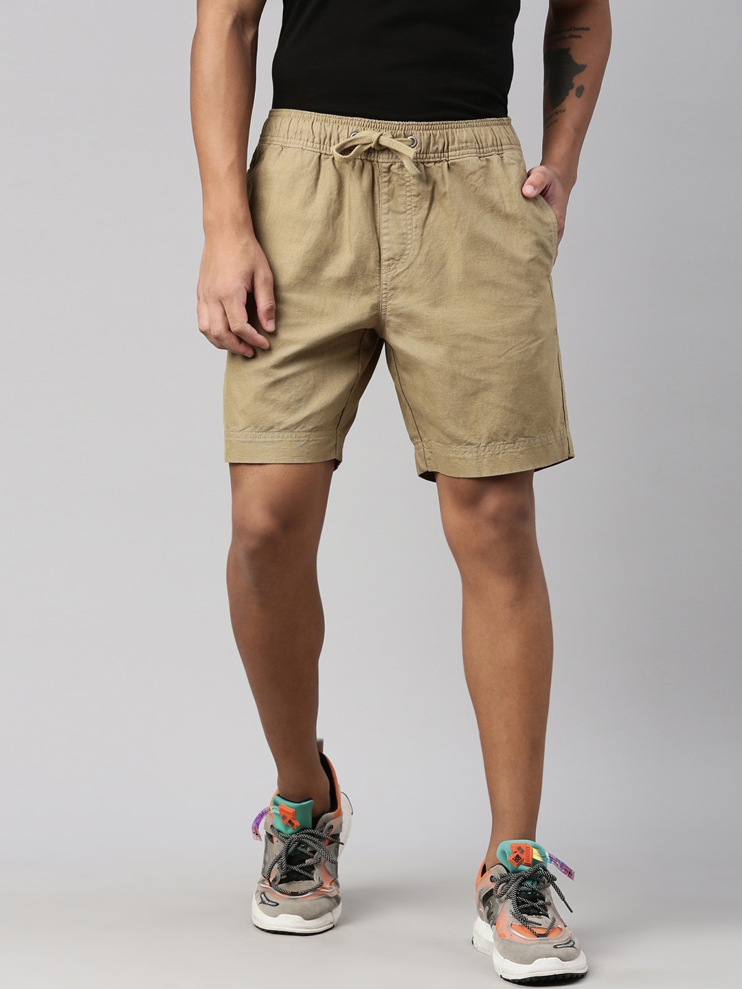 

Breakbounce Men Khaki Slim Fit Shorts