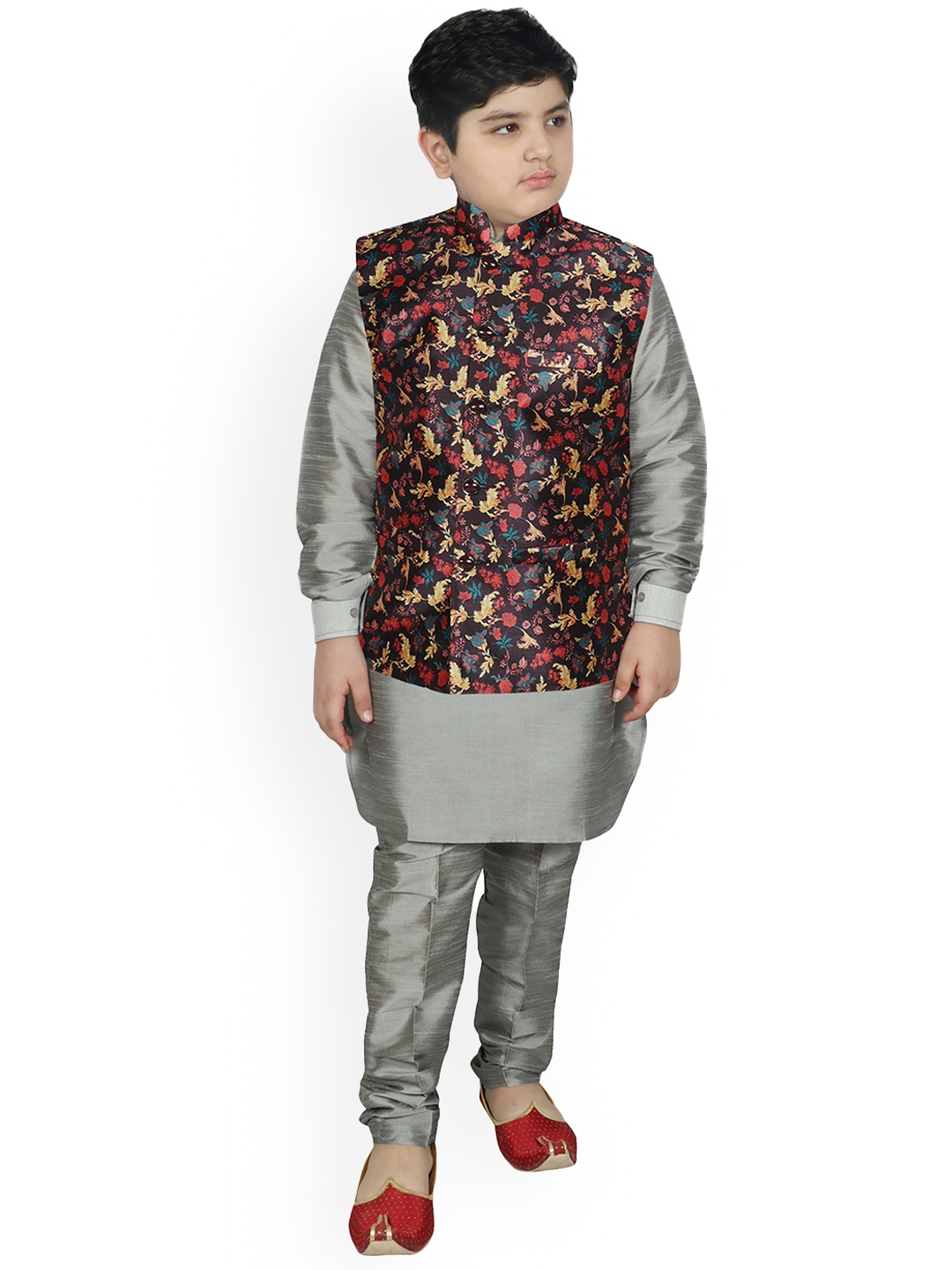 

SG YUVRAJ Boys Black Floral Printed Raw Silk Kurta with Trousers